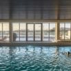 Piscine interieure spa vue mer