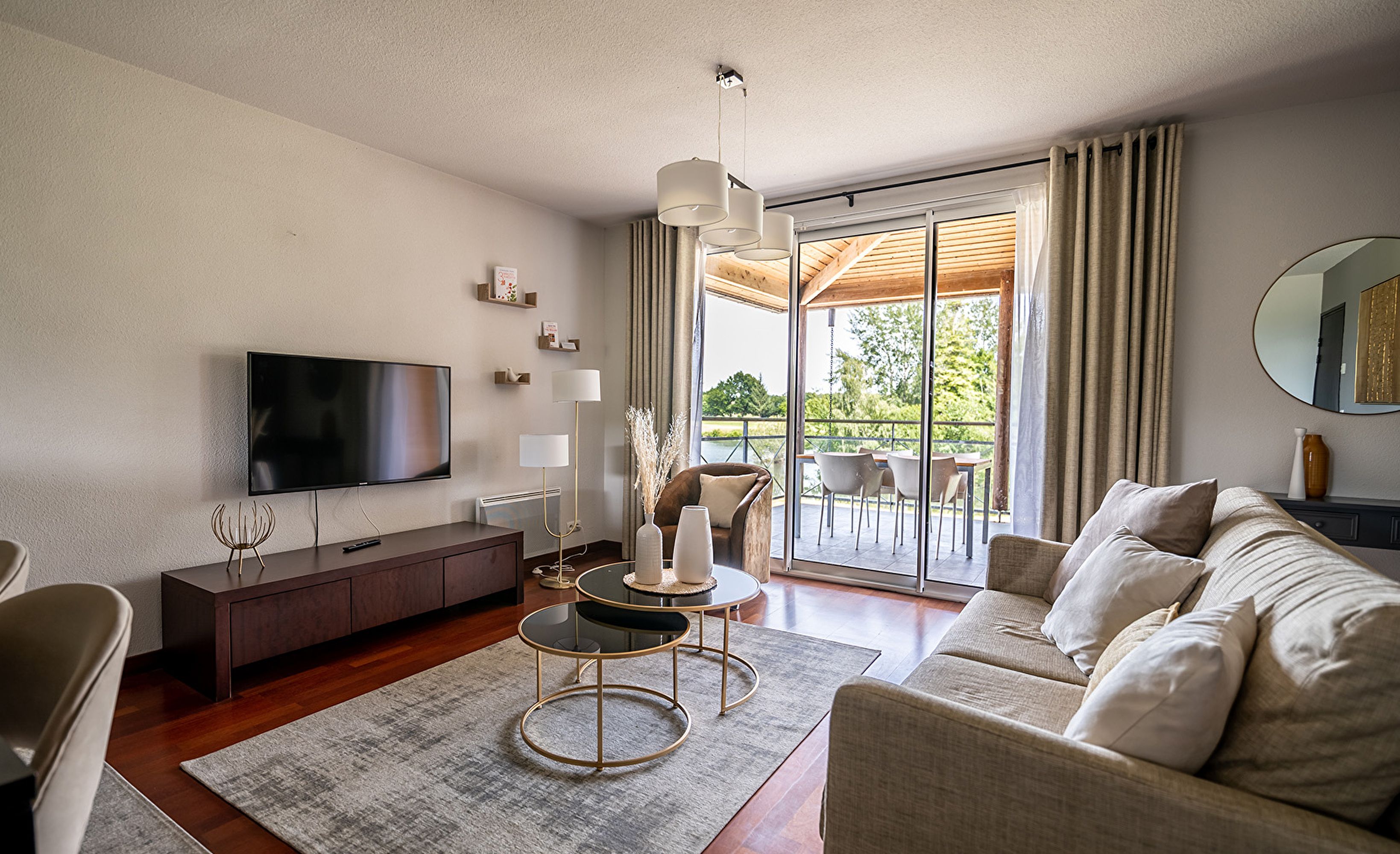 Salon appartement vue lac