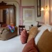 Chambre baldaquin suite salle de bain