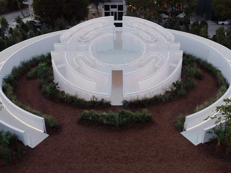 "Five Echoes" installation by Es Devlin