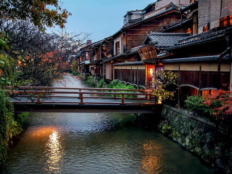 The Shirakawa River in Kyoto, Japan. (Courtesy Japan Objects)