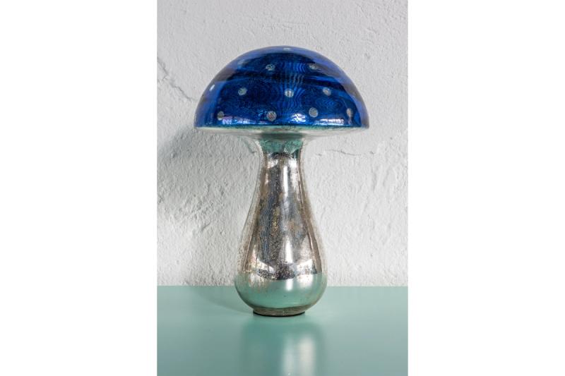 A metallic mushroom sculpture in Navone’s living room. (Photo: Antonio Campanella)