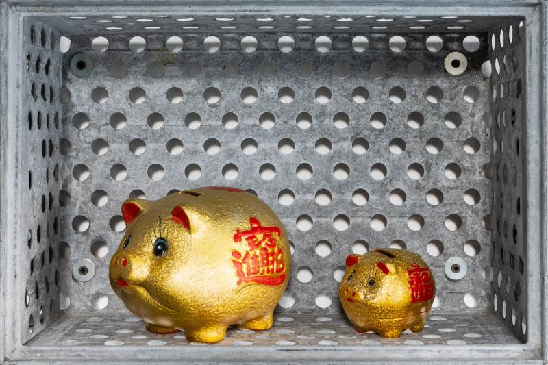 Gold pigs found by Navone on the street in Singapore. (Photo: Antonio Campanella)