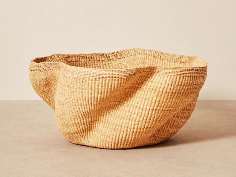 A waving Ghanan pakurigo basket.