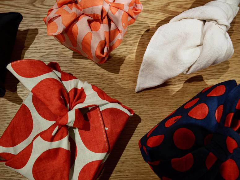 Tenegui in various colors and patterns.