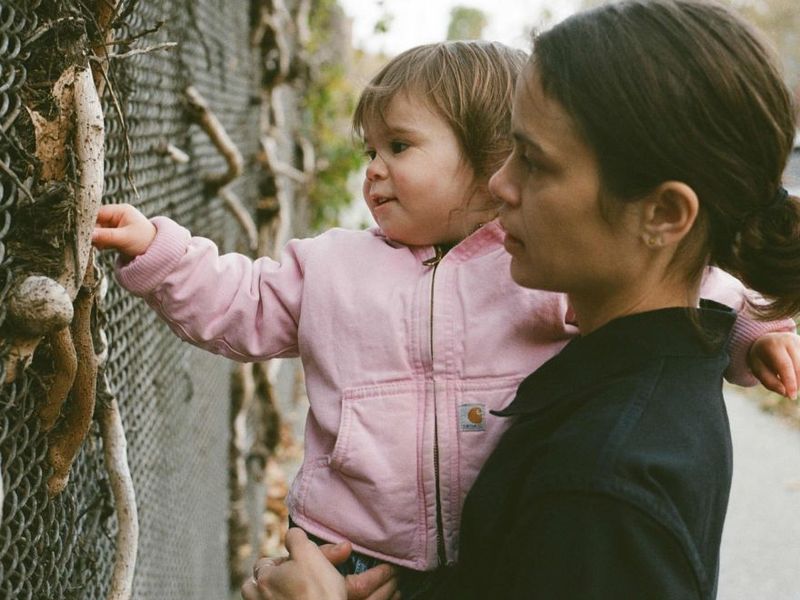 Rachel Meade Smith with her daughter, Petra. (Photo: Georgia Hilmer)