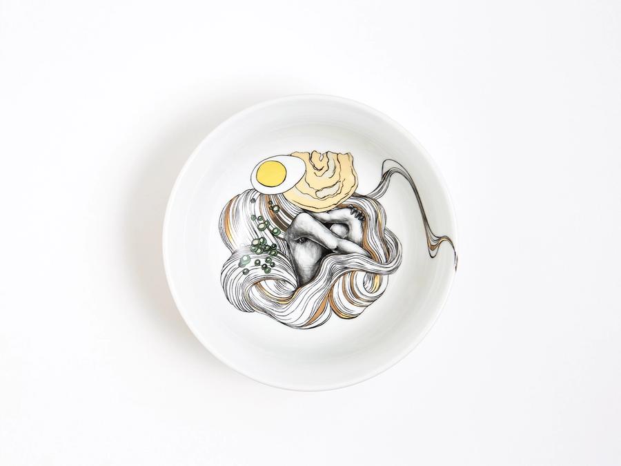 A ramen bowl by Tabaimo. (Photo: Hiroshi Tsujitani. Courtesy Nacasa & Partners Inc.)