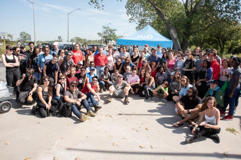 Members of Engines for Change at the Plumb Beach clean-up in 2019. (Photo: John Saponara)