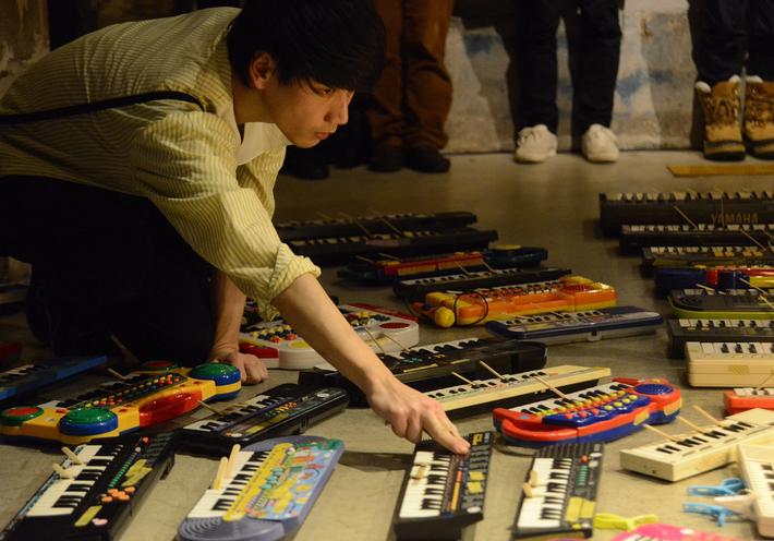A Resonant Sound Performance, Created Using Children’s Toy Instruments