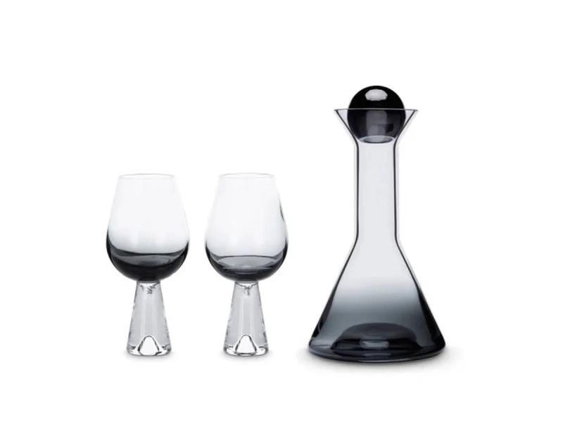 Tom Dixon Tank Wine Set in black. (Courtesy Tom Dixon)