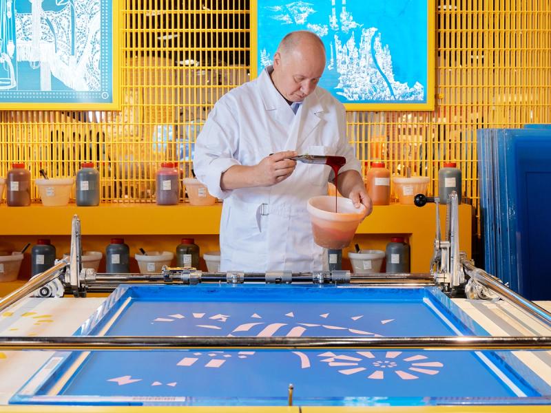 A silk-screen printing demonstration. (Photo: William Jess Laird)