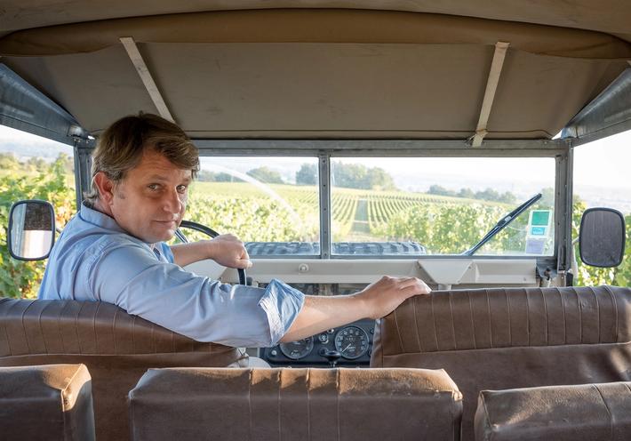 Aymeric de Gironde in an old truck on the vineyard.