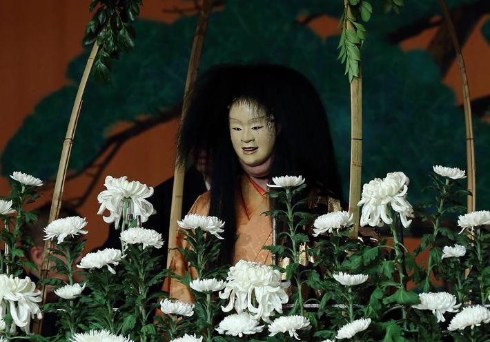 The “shite” (primary performer) in “Makura Jido” (“Chrysanthemum Boy”). (Photo: Yutaka Ishida. Courtesy Japan Society)