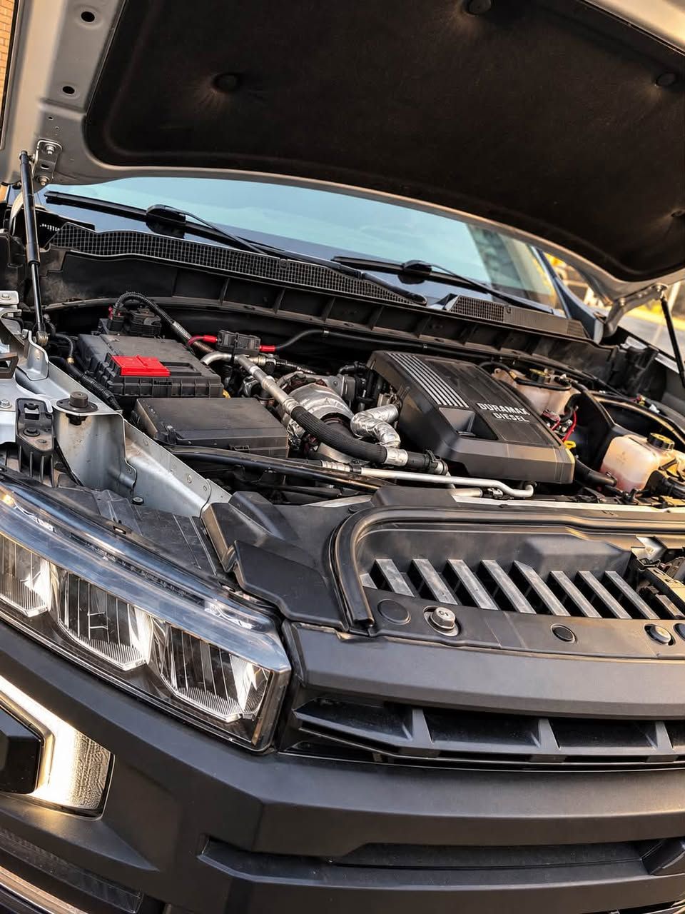 Moteur Duramax 3.0, capot ouvert
