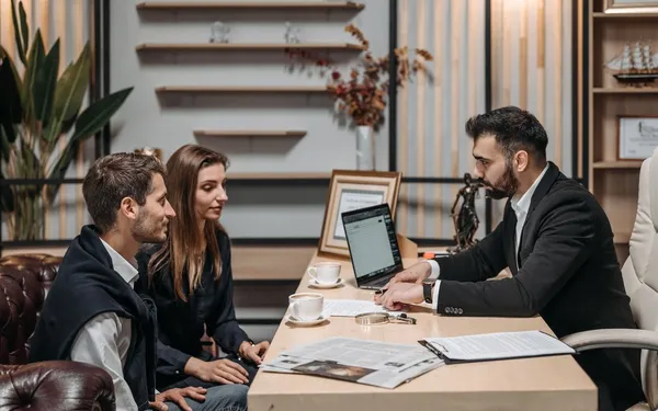 Business owner meeting a communication agency team in Tunisia