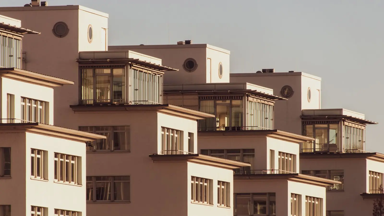 Communication immobilière en Tunisie : programme résidentiel moderne à mettre en valeur