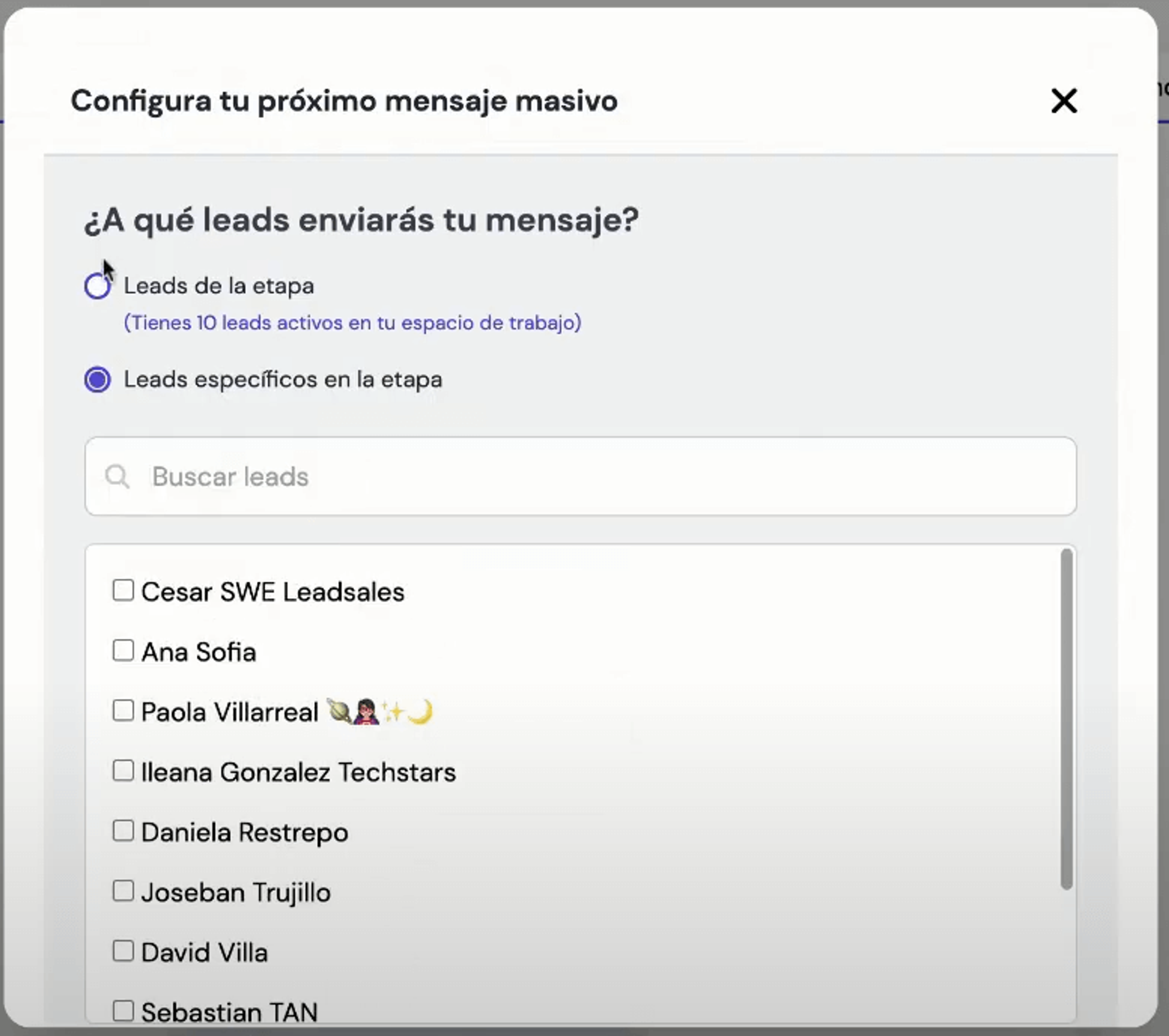 Pantalla para configurar destinatarios de mensajes masivos en Leadsales