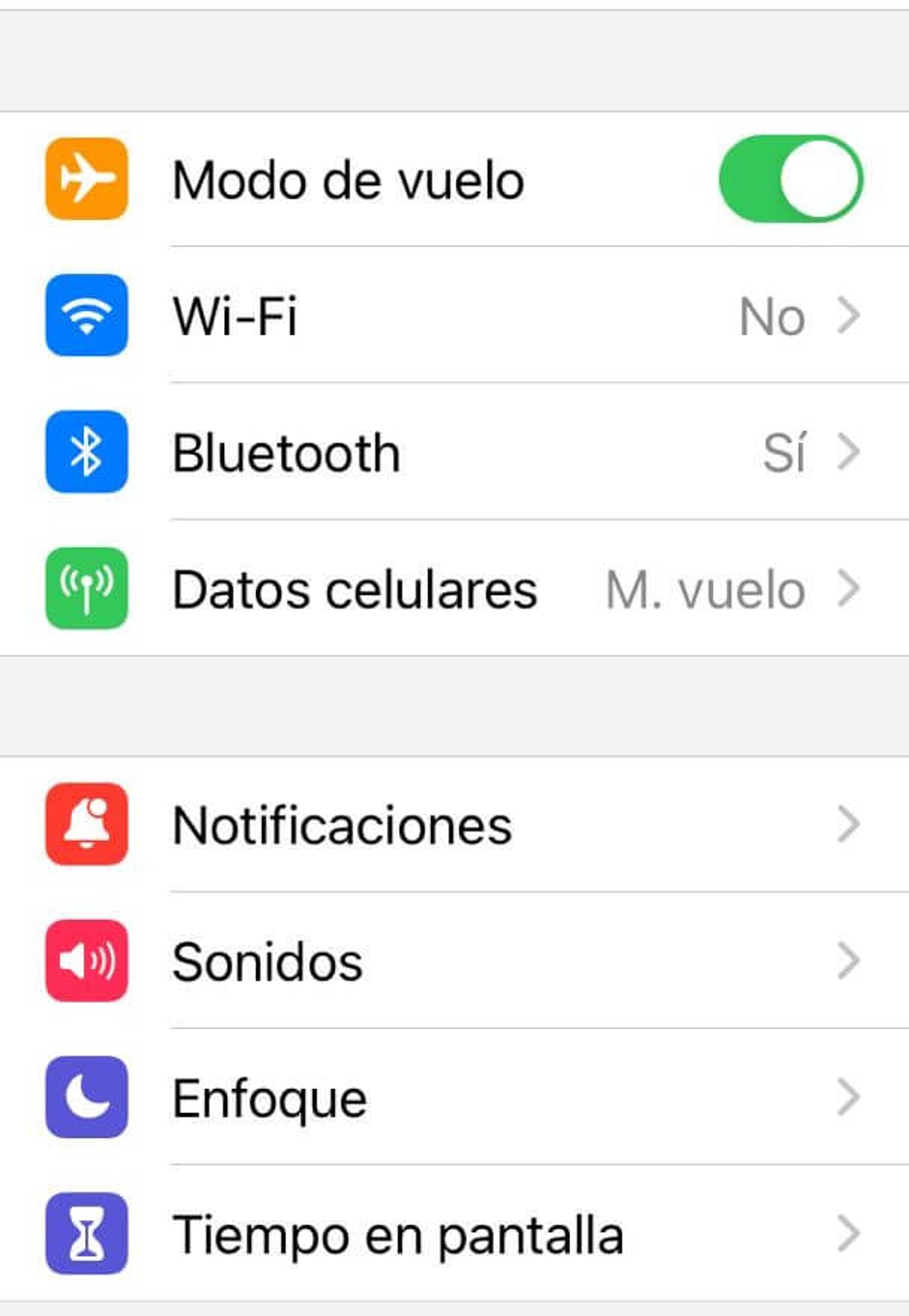 captura de la pantalla para activar el modo vuelo o modo avión en un teléfono celular