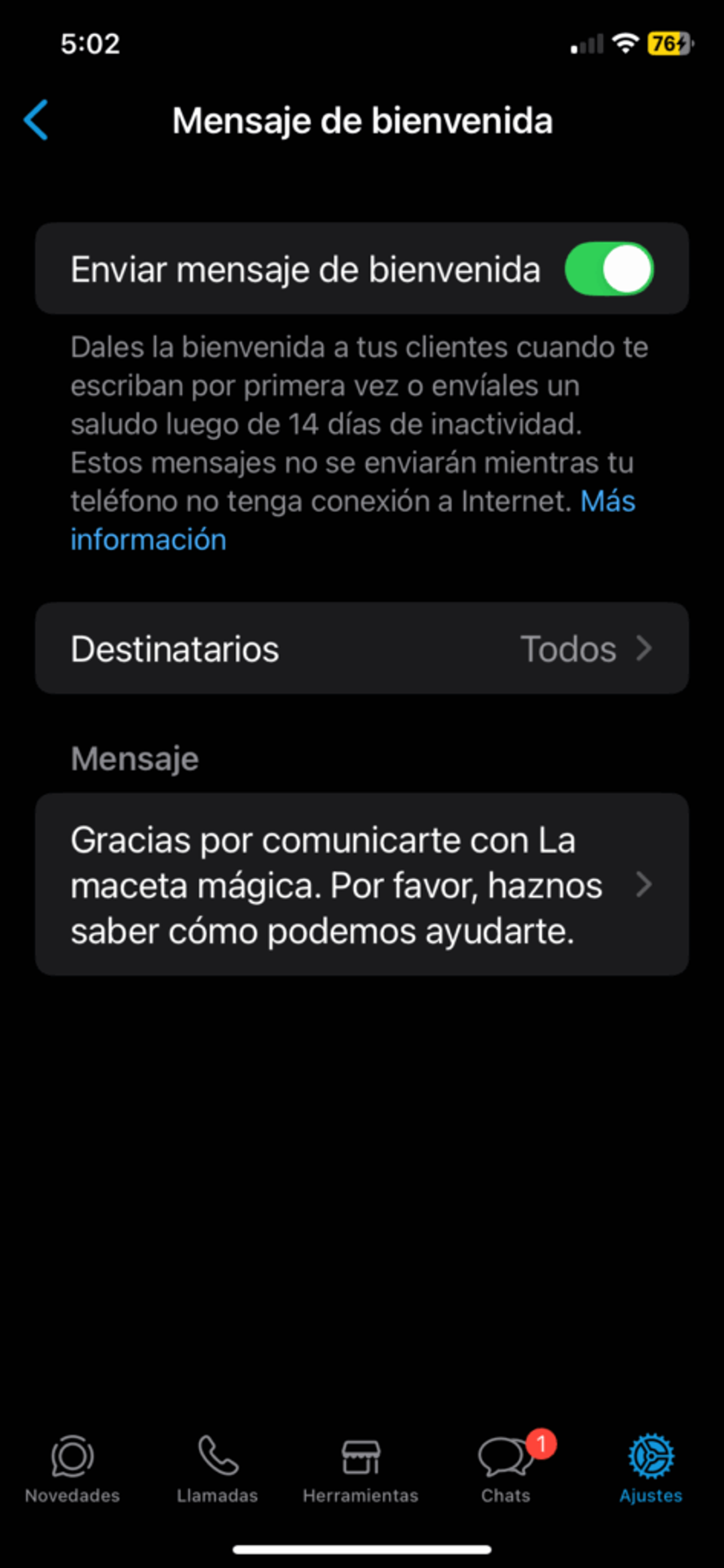 Pantalla de configuración de mensaje de bienvenida en WhatsApp Business con el botón "Enviar mensaje de bienvenida" activado.