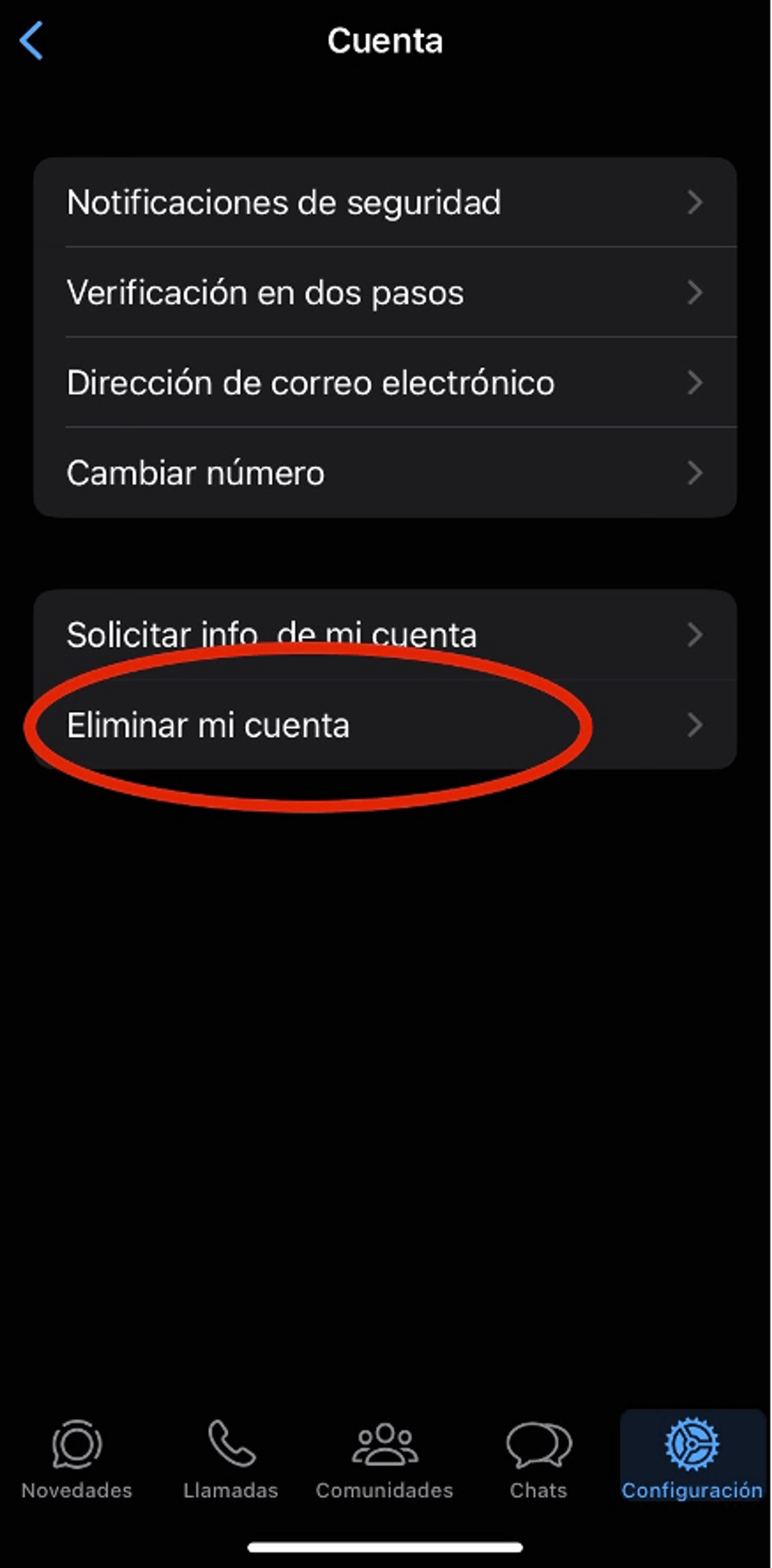 Captura de pantalla de la configuración de WhatsApp, mostrando la opción "Eliminar mi cuenta" resaltada.