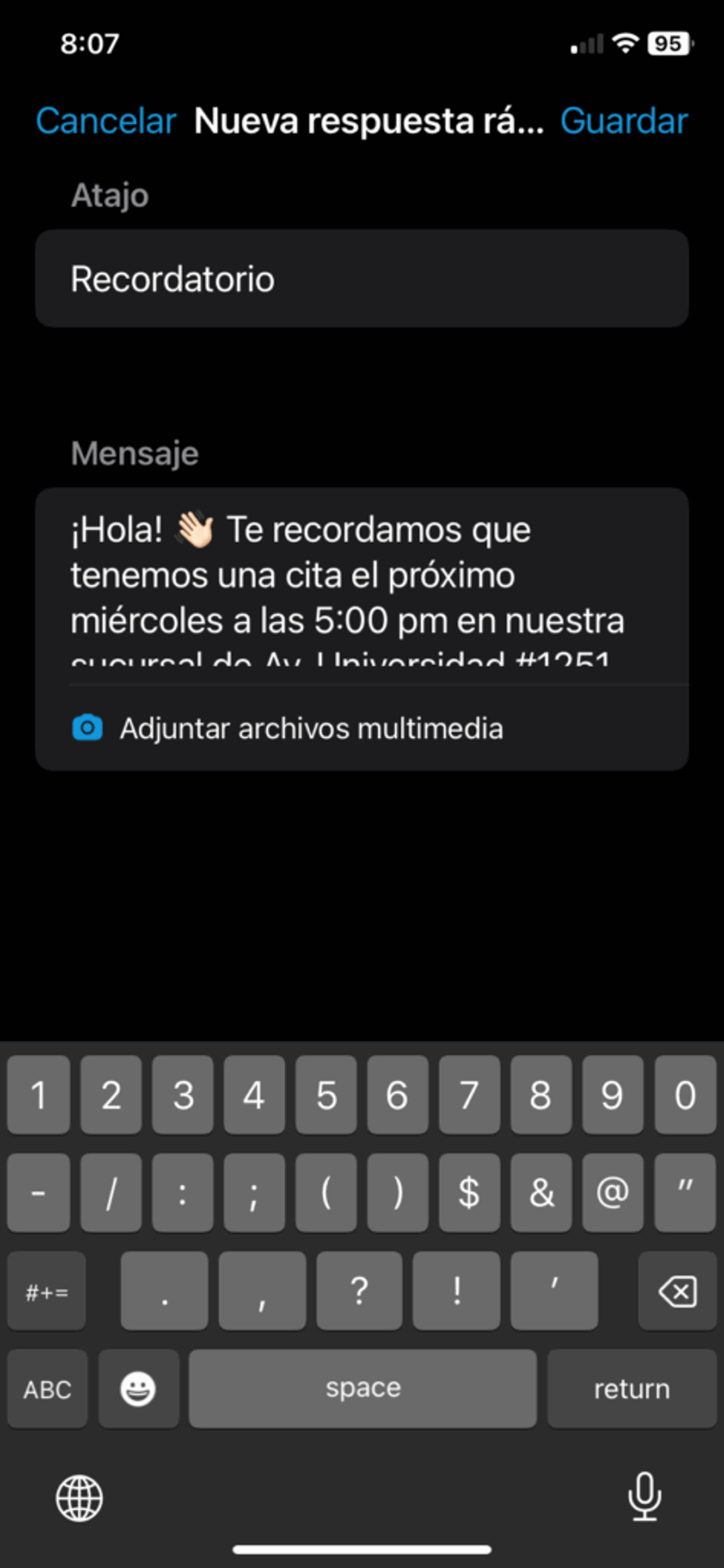 Pantalla para crear una nueva respuesta rápida en WhatsApp Business, configurando el atajo Recordatorio con el mensaje de la cita.