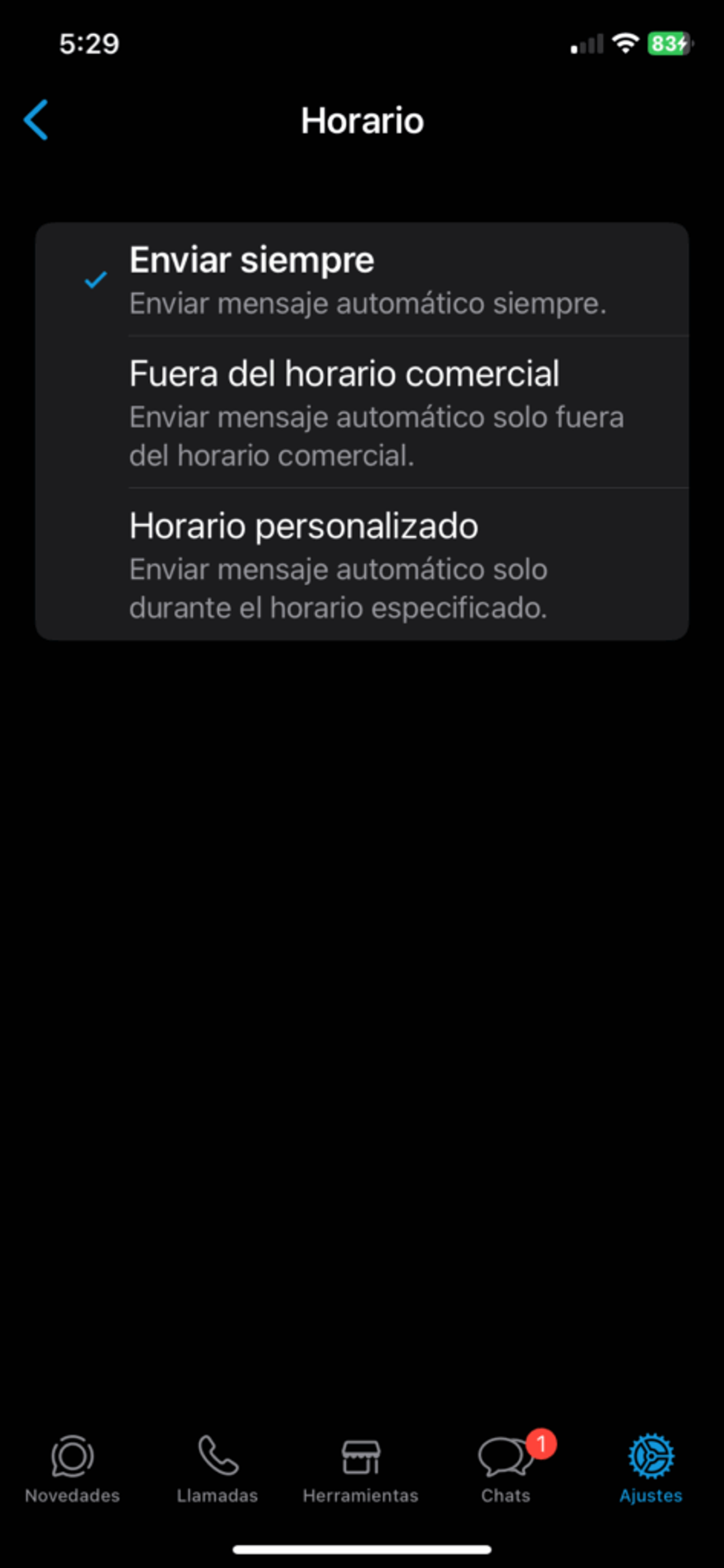 Pantalla de selección de horario para mensaje de ausencia en WhatsApp Business con las opciones Enviar siempre, Horario personalizado y Fuera del horario comercial.