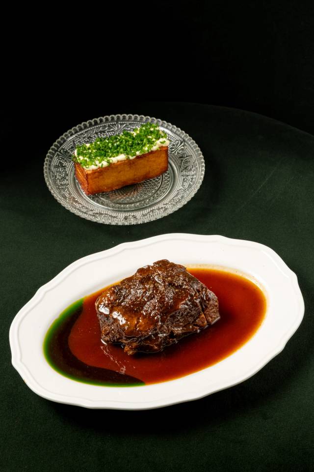 Beef cheek, potato millefeuille, dark beer sauce