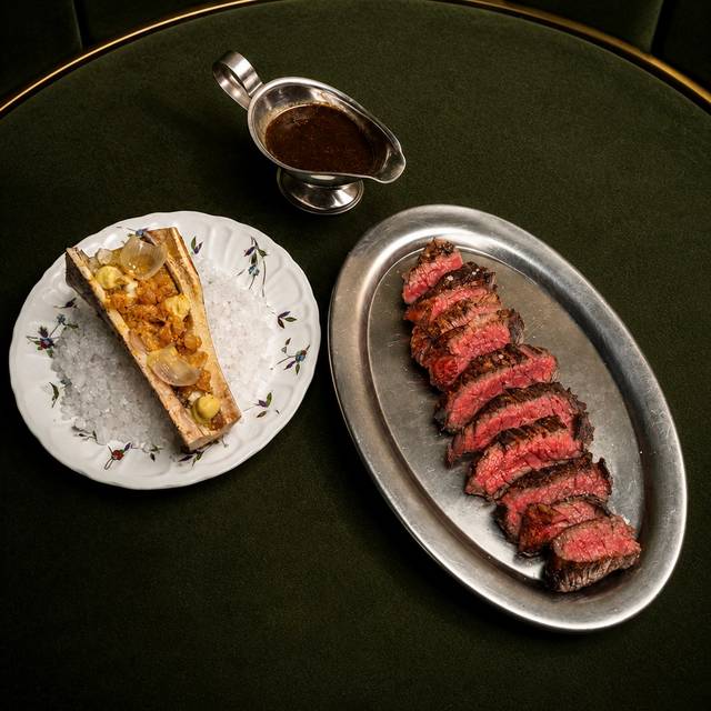Wagyu hanger steak & bone marrow