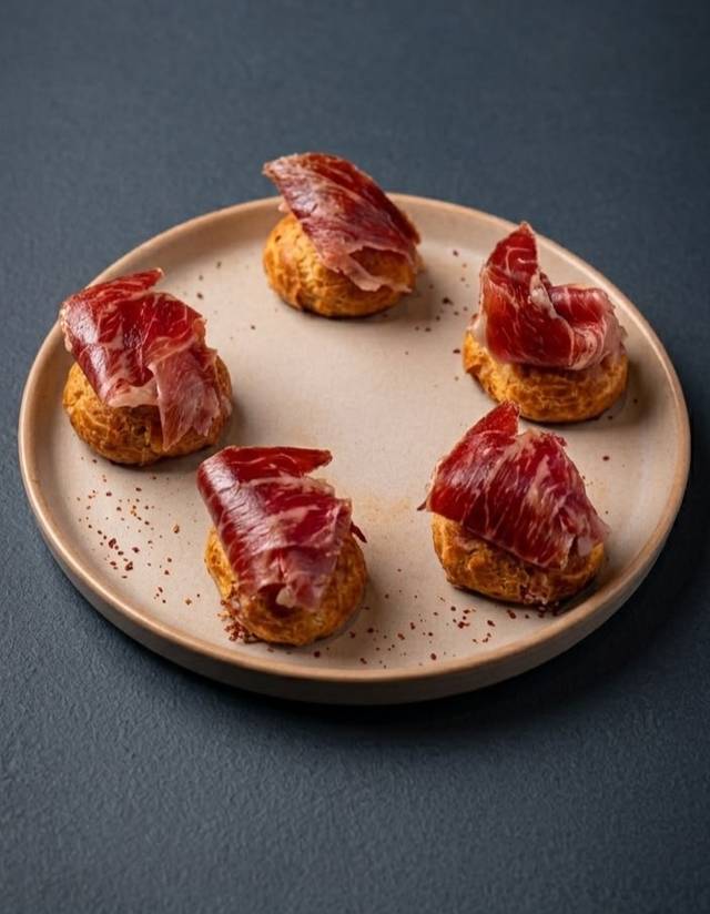 Gougère comté cheese & iberico ham