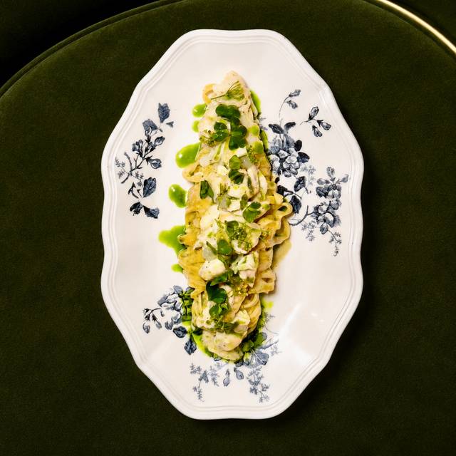 Crab linguine, blue swimmer crab, lemon kombubutter