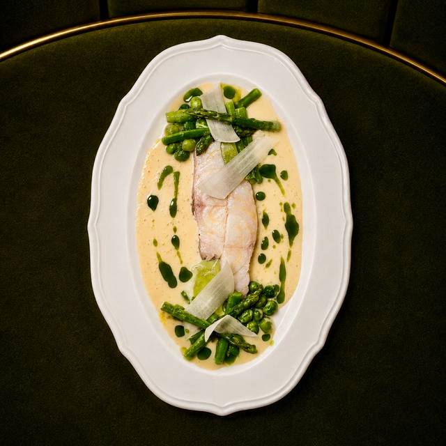 Kijihata in olive oil confit, green asparagus, peas