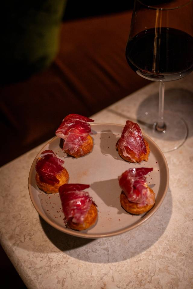 Gougère comté cheese & iberico ham