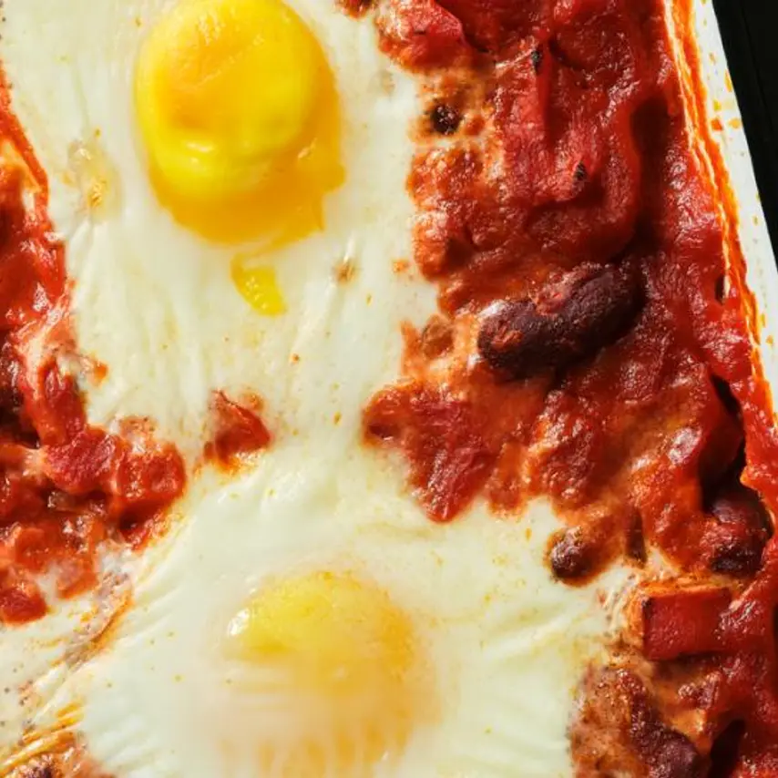 Shakshuka med kidneybønner og couscous