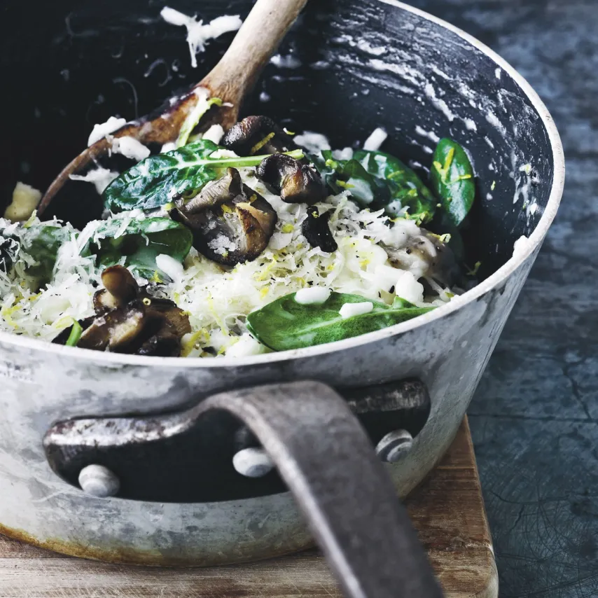 Risotto med østershatte, parmesan og spinat
