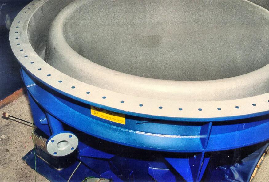 Rubber-lined piping installation