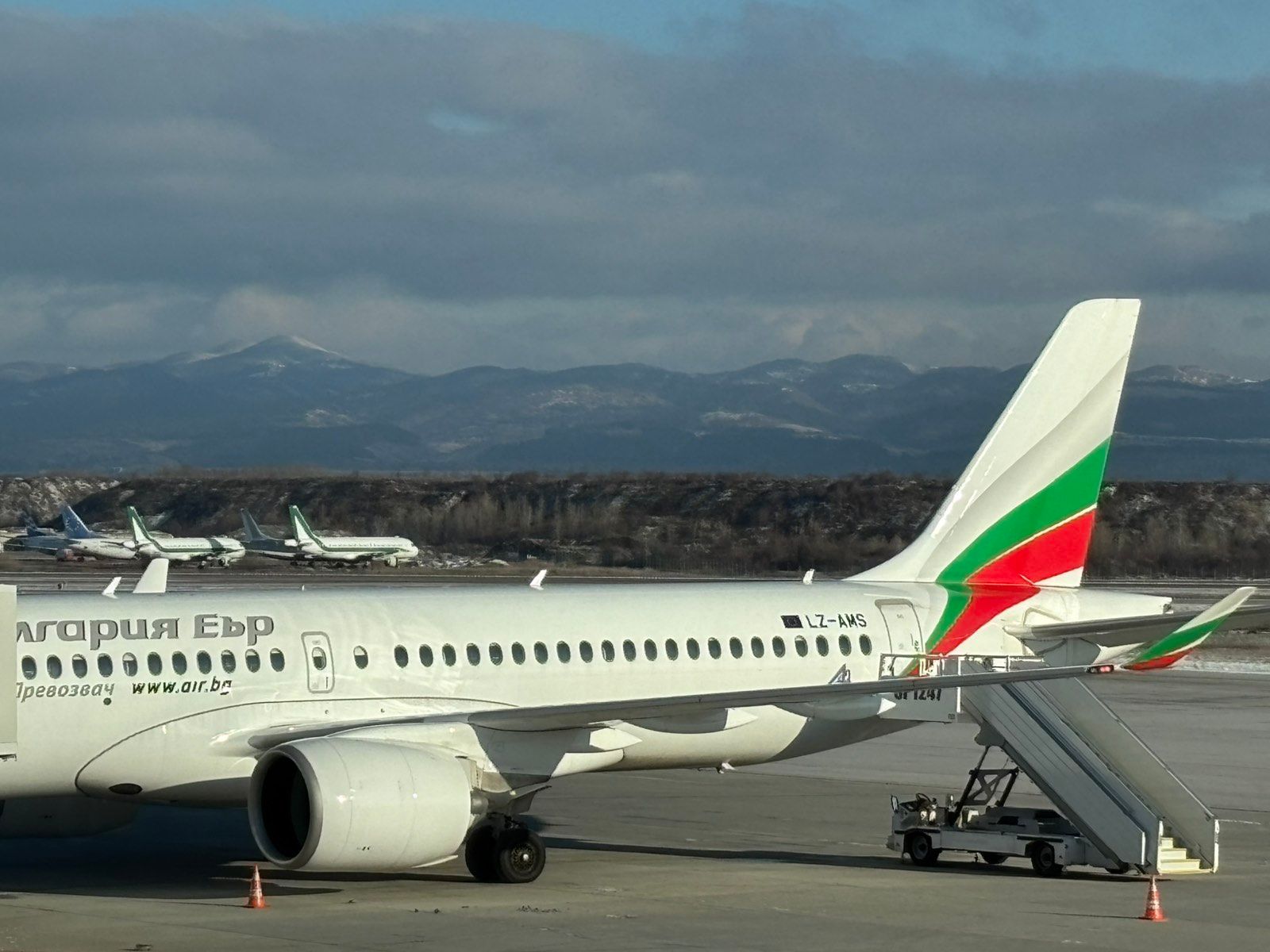 Sofia Airport Dispatches Three Special Flights to Repatriate Bulgarians from Dubai, Abu Dhabi and Oman