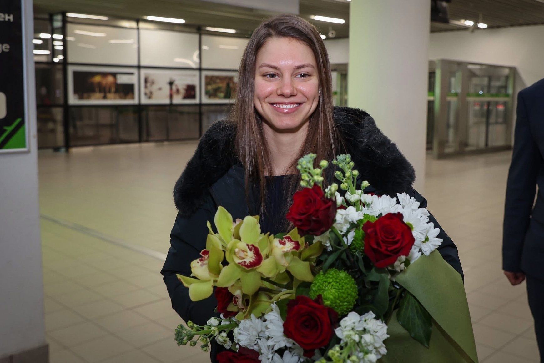 Champion’s Welcome for Olympic Medalist Lora Hristova at Sofia Airport