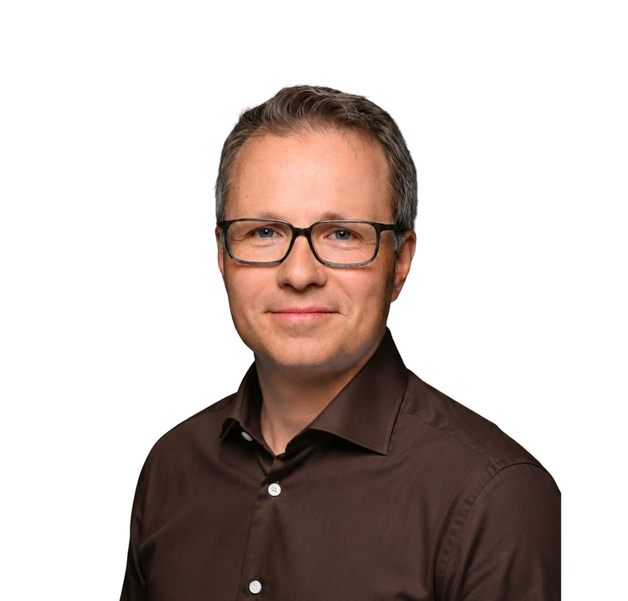 Portrait of Olivier, Almond expert in Performance.