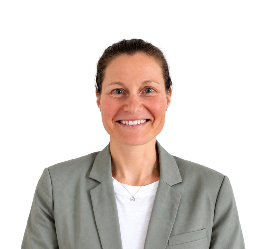 Portrait of Fruzsina, Almond expert in Performance.