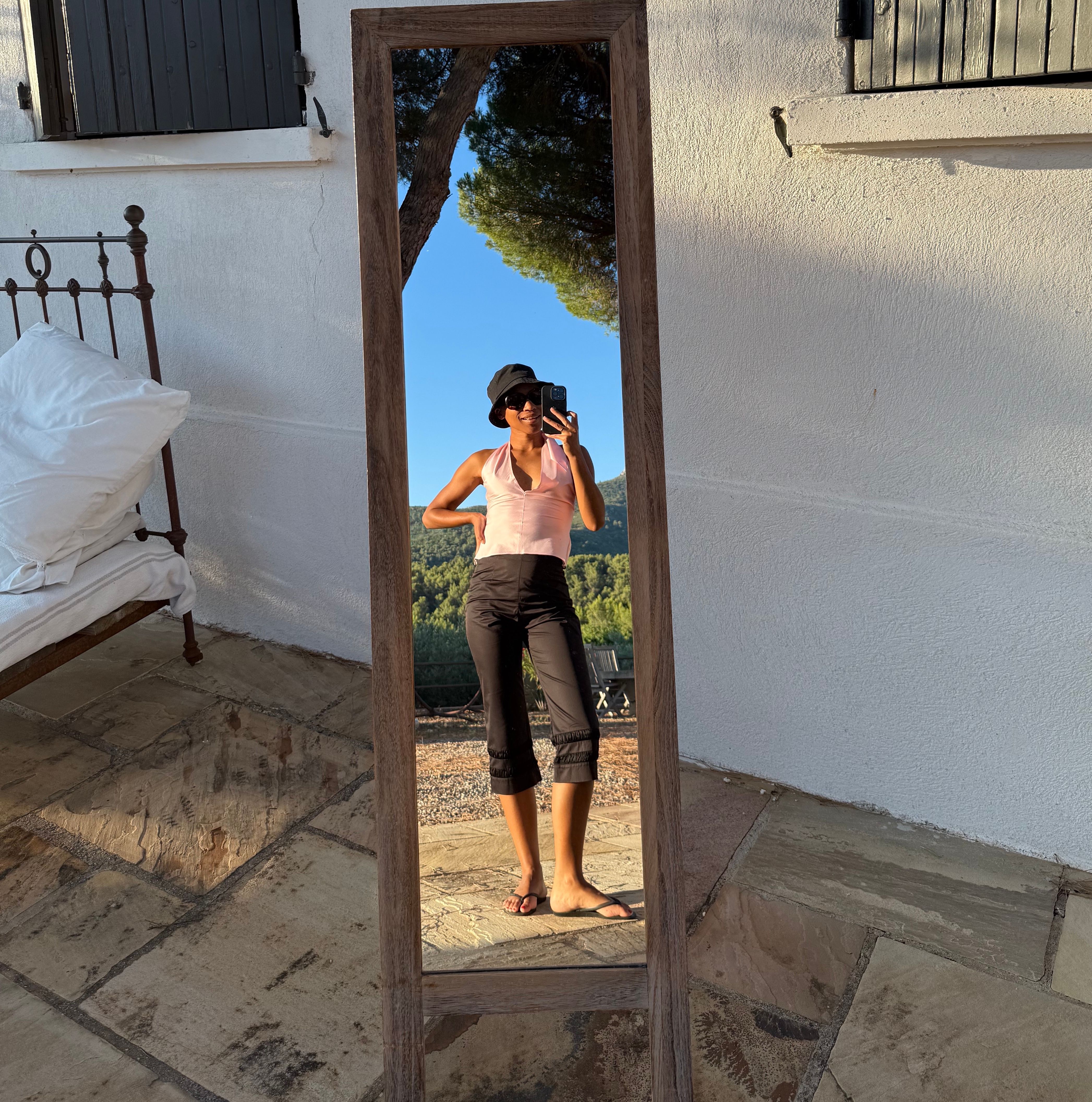 Missing alternative text