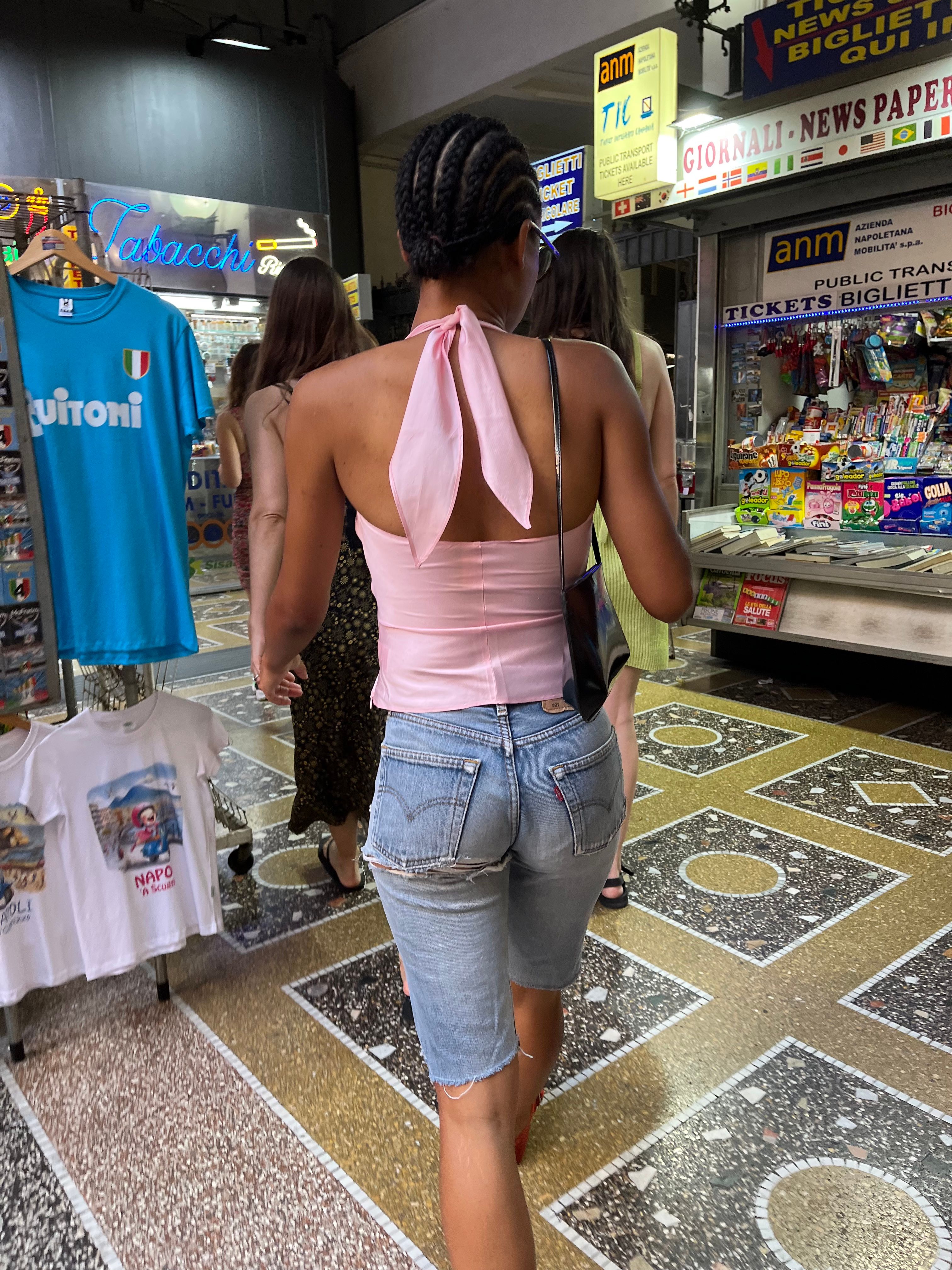 Missing alternative text