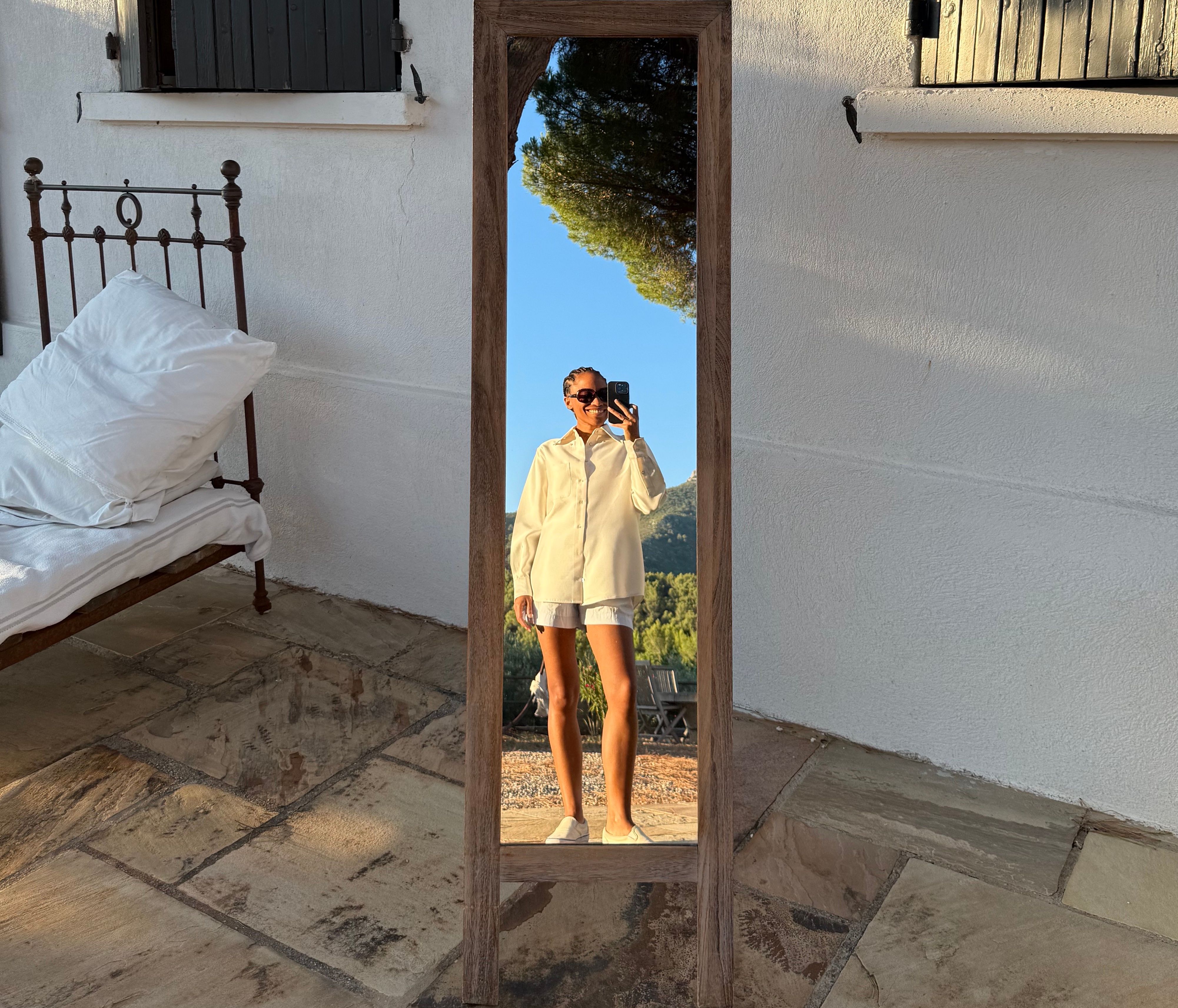 Missing alternative text