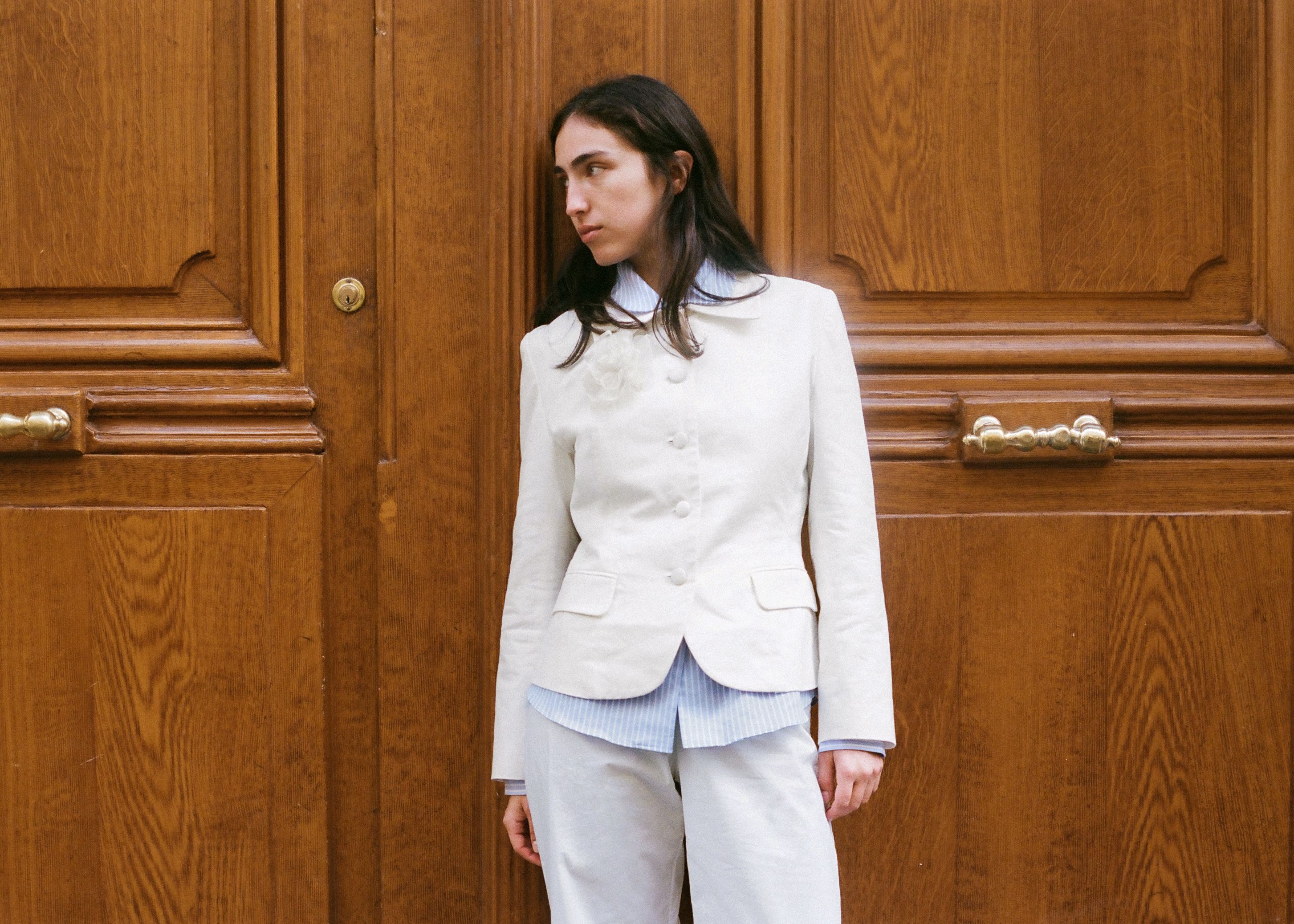 Missing alternative text