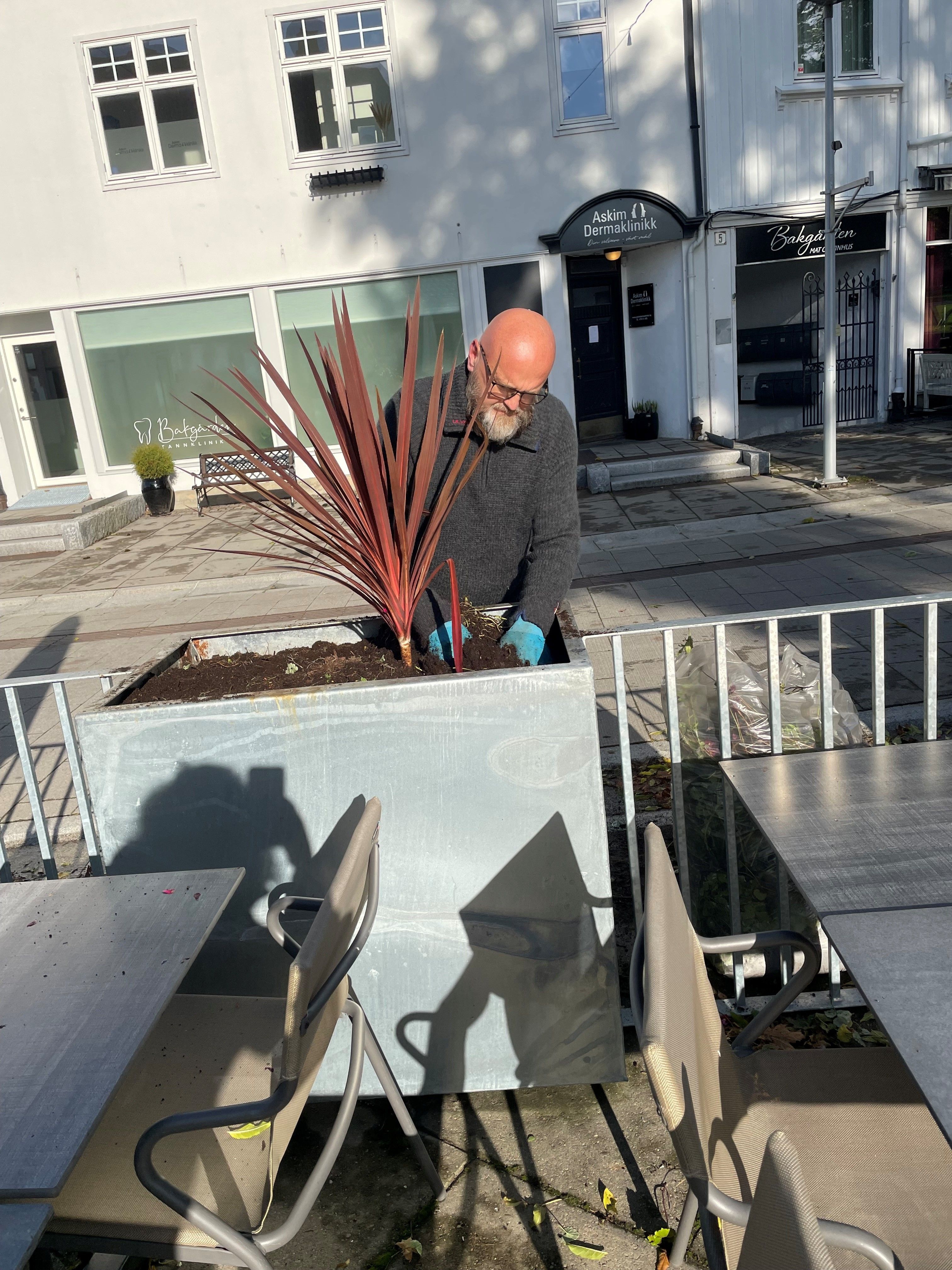 Mann som graver i blomsterkasser​​​​‌﻿‍﻿​‍​‍‌‍﻿﻿‌﻿​‍‌‍‍‌‌‍‌﻿‌‍‍‌‌‍﻿‍​‍​‍​﻿‍‍​‍​‍‌﻿​﻿‌‍​‌‌‍﻿‍‌‍‍‌‌﻿‌​‌﻿‍‌​‍﻿‍‌‍‍‌‌‍﻿﻿​‍​‍​‍﻿​​‍​‍‌‍‍​‌﻿​‍‌‍‌‌‌‍‌‍​‍​‍​﻿‍‍​‍​‍‌‍‍​‌﻿‌​‌﻿‌​‌﻿​​​﻿‍‍​‍﻿﻿​‍﻿﻿‌‍﻿​‌‍﻿﻿‌‍​﻿‌‍​‌‌‍﻿​‌‍‍​‌‍﻿﻿‌﻿​﻿‌﻿‌​​﻿‍‍​﻿​﻿​﻿​﻿​﻿​﻿​﻿​﻿​‍﻿﻿‌‍‍‌‌‍﻿‍‌﻿‌​‌‍‌‌‌‍﻿‍‌﻿‌​​‍﻿﻿‌‍‌‌‌‍‌​‌‍‍‌‌﻿‌​​‍﻿﻿‌‍﻿‌‌‍﻿﻿‌‍‌​‌‍‌‌​﻿﻿‌‌﻿​​‌﻿​‍‌‍‌‌‌﻿​﻿‌‍‌‌‌‍﻿‍‌﻿‌​‌‍​‌‌﻿‌​‌‍‍‌‌‍﻿﻿‌‍﻿‍​﻿‍﻿‌‍‍‌‌‍‌​​﻿﻿‌‌‍​‍‌‍‌​​﻿‍​​﻿‍​‌‍‌‍​﻿​‌​﻿‍‌​﻿‌‌​‍﻿‌​﻿‌​​﻿‌‍‌‍‌‌‌‍‌‍​‍﻿‌​﻿‌​​﻿​​‌‍​‍​﻿‍‌​‍﻿‌​﻿‍‌‌‍​‍​﻿‍‌​﻿‌‍​‍﻿‌​﻿‌​‌‍​‍​﻿‌‌‌‍​‍‌‍​‌​﻿​﻿‌‍‌​‌‍‌‌​﻿‍‌​﻿‌‌​﻿‍​​﻿‍​​﻿‍﻿‌﻿‌​‌﻿‍‌‌﻿​​‌‍‌‌​﻿﻿‌‌﻿​​‌‍﻿﻿‌﻿​﻿‌﻿‌​​﻿‍﻿‌﻿​​‌‍​‌‌﻿‌​‌‍‍​​﻿﻿‌‌‍​‍‌‍﻿﻿‌‍‌​‌﻿‍‌​‍‌‌​﻿‌‌‌​​‍‌‌﻿﻿‌‍‍﻿‌‍‌‌‌﻿‍‌​‍‌‌​﻿​﻿‌​‌​​‍‌‌​﻿​﻿‌​‌​​‍‌‌​﻿​‍​﻿​‍​﻿​﻿​﻿​​​﻿‌‌​﻿‌‍​﻿​‍​﻿​​​﻿‌‌​﻿‌​​﻿​‍‌‍​‍​﻿‌​​﻿‍​​‍‌‌​﻿​‍​﻿​‍​‍‌‌​﻿‌‌‌​‌​​‍﻿‍‌‍​‌‌‍﻿​‌﻿‌​​﻿﻿﻿‌‍​‍‌‍​‌‌﻿​﻿‌‍‌‌‌‌‌‌‌﻿​‍‌‍﻿​​﻿﻿‌‌‍‍​‌﻿‌​‌﻿‌​‌﻿​​​‍‌‌​﻿​﻿‌​​‌​‍‌‌​﻿​‍‌​‌‍​‍‌‌​﻿​‍‌​‌‍‌‍﻿​‌‍﻿﻿‌‍​﻿‌‍​‌‌‍﻿​‌‍‍​‌‍﻿﻿‌﻿​﻿‌﻿‌​​‍‌‌​﻿​﻿‌​​‌​﻿​﻿​﻿​﻿​﻿​﻿​﻿​﻿​‍‌‍‌‍‍‌‌‍‌​​﻿﻿‌‌‍​‍‌‍‌​​﻿‍​​﻿‍​‌‍‌‍​﻿​‌​﻿‍‌​﻿‌‌​‍﻿‌​﻿‌​​﻿‌‍‌‍‌‌‌‍‌‍​‍﻿‌​﻿‌​​﻿​​‌‍​‍​﻿‍‌​‍﻿‌​﻿‍‌‌‍​‍​﻿‍‌​﻿‌‍​‍﻿‌​﻿‌​‌‍​‍​﻿‌‌‌‍​‍‌‍​‌​﻿​﻿‌‍‌​‌‍‌‌​﻿‍‌​﻿‌‌​﻿‍​​﻿‍​​‍‌‍‌﻿‌​‌﻿‍‌‌﻿​​‌‍‌‌​﻿﻿‌‌﻿​​‌‍﻿﻿‌﻿​﻿‌﻿‌​​‍‌‍‌﻿​​‌‍​‌‌﻿‌​‌‍‍​​﻿﻿‌‌‍​‍‌‍﻿﻿‌‍‌​‌﻿‍‌​‍‌‌​﻿‌‌‌​​‍‌‌﻿﻿‌‍‍﻿‌‍‌‌‌﻿‍‌​‍‌‌​﻿​﻿‌​‌​​‍‌‌​﻿​﻿‌​‌​​‍‌‌​﻿​‍​﻿​‍​﻿​﻿​﻿​​​﻿‌‌​﻿‌‍​﻿​‍​﻿​​​﻿‌‌​﻿‌​​﻿​‍‌‍​‍​﻿‌​​﻿‍​​‍‌‌​﻿​‍​﻿​‍​‍‌‌​﻿‌‌‌​‌​​‍﻿‍‌‍​‌‌‍﻿​‌﻿‌​​‍‌‍‌﻿​​‌‍‌‌‌﻿​‍‌﻿​﻿‌﻿​​‌‍‌‌‌‍​﻿‌﻿‌​‌‍‍‌‌﻿‌‍‌‍‌‌​﻿﻿‌‌﻿​​‌﻿‌‌‌‍​‍‌‍﻿​‌‍‍‌‌﻿​﻿‌‍‍​‌‍‌‌‌‍‌​​‍​‍‌﻿﻿‌