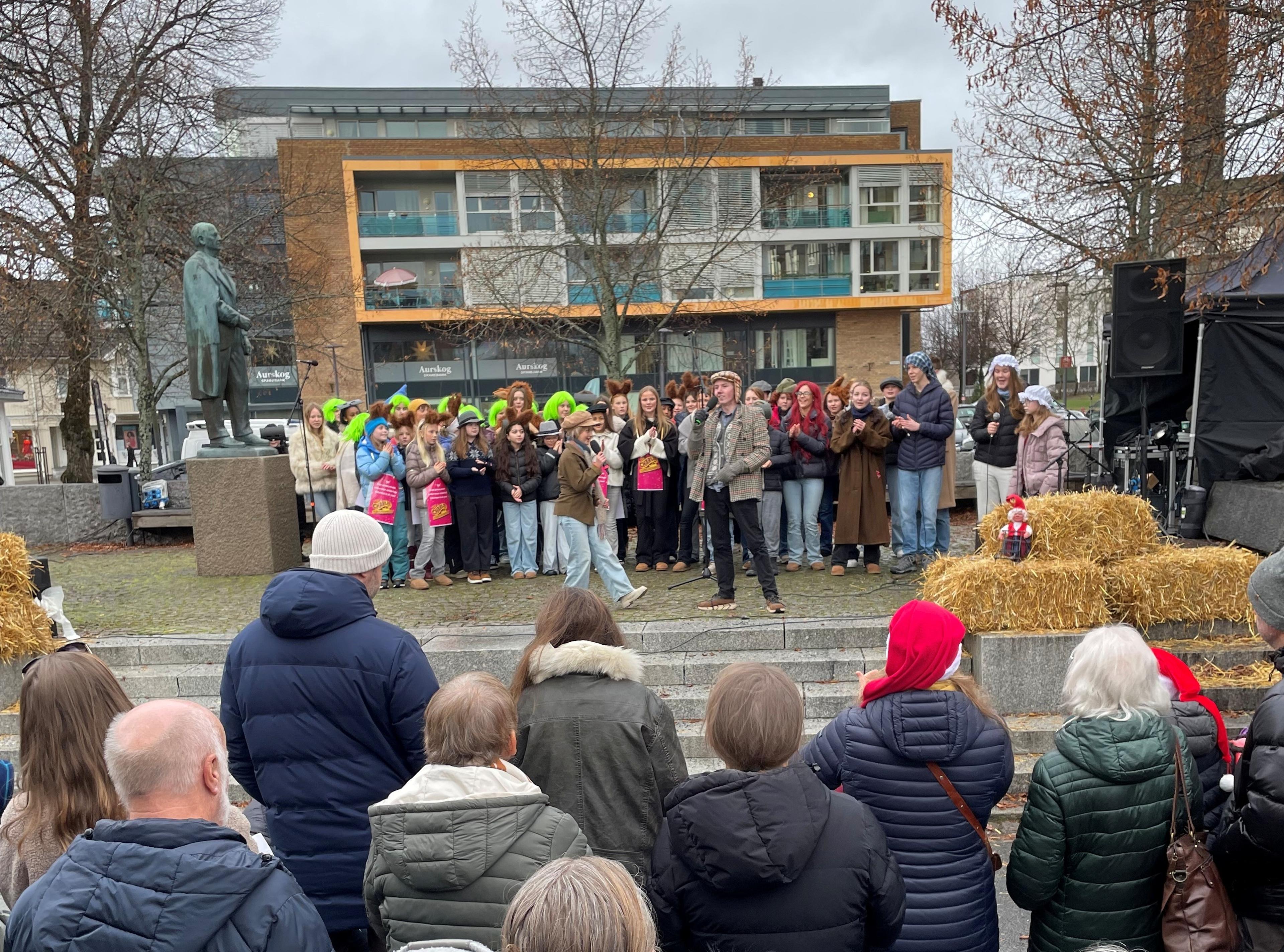 Mennesker på en scene