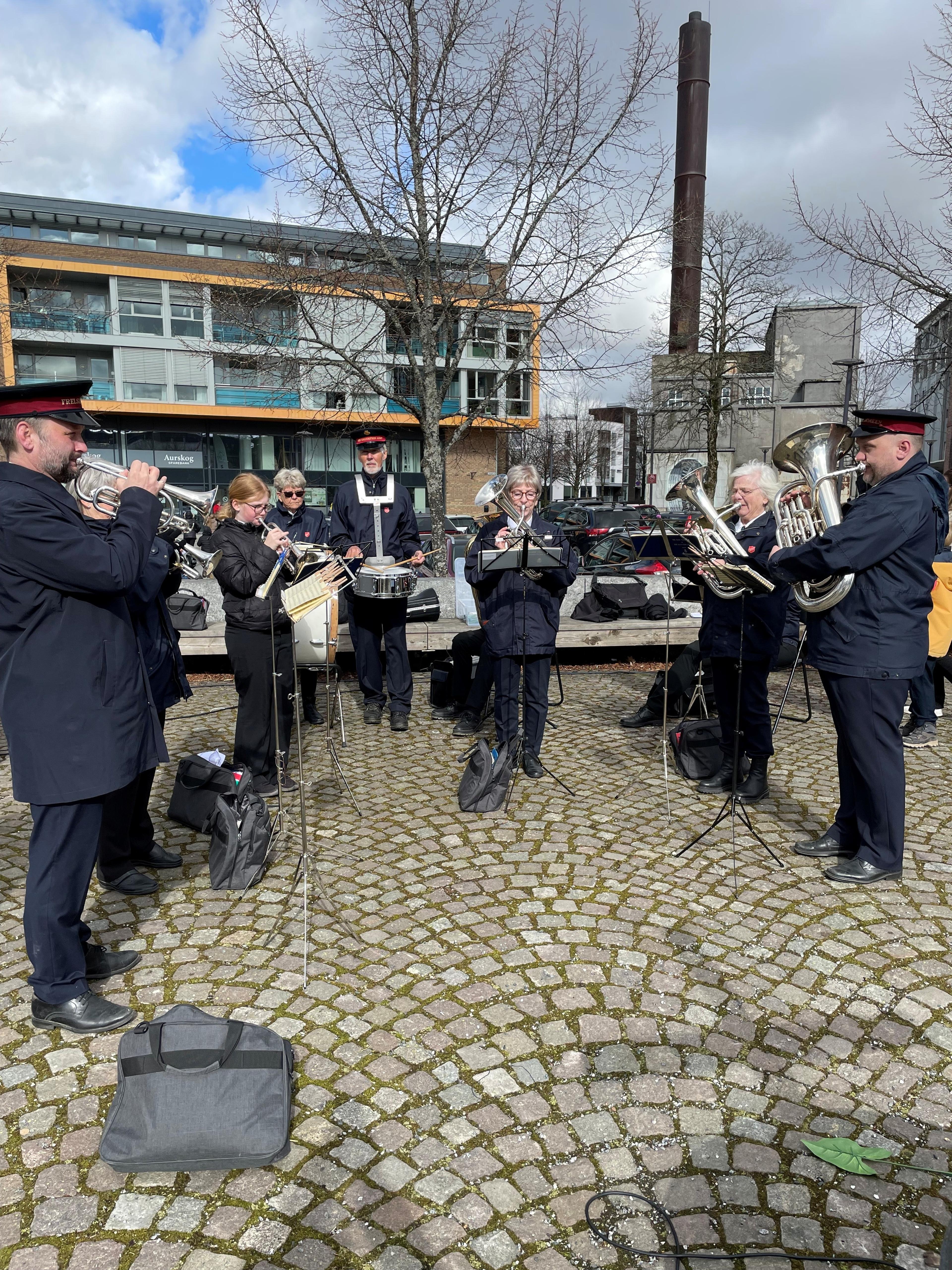 folk med intrumenter