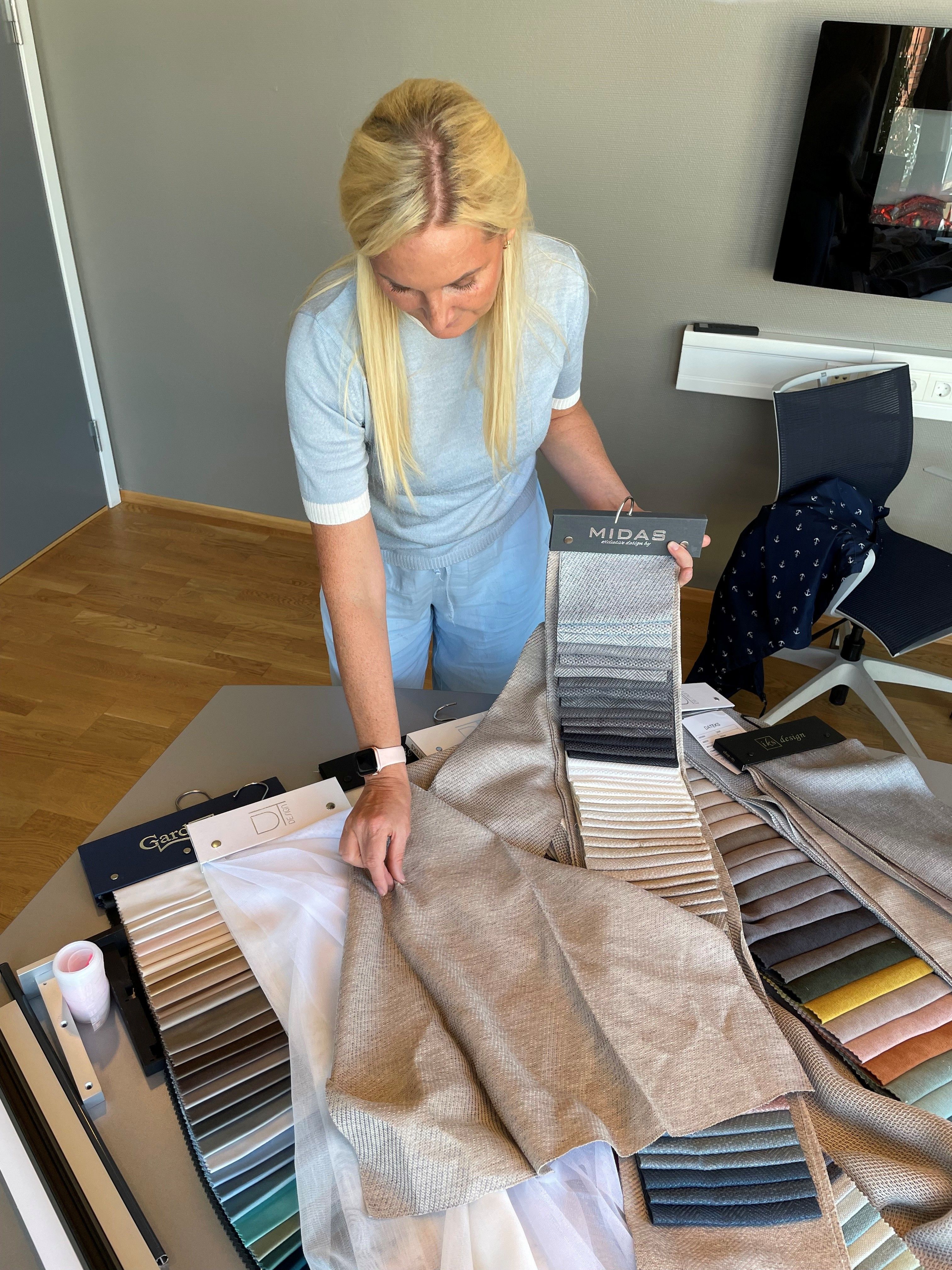 Dame med forskjellige gardin prøver​​​​‌﻿‍﻿​‍​‍‌‍﻿﻿‌﻿​‍‌‍‍‌‌‍‌﻿‌‍‍‌‌‍﻿‍​‍​‍​﻿‍‍​‍​‍‌﻿​﻿‌‍​‌‌‍﻿‍‌‍‍‌‌﻿‌​‌﻿‍‌​‍﻿‍‌‍‍‌‌‍﻿﻿​‍​‍​‍﻿​​‍​‍‌‍‍​‌﻿​‍‌‍‌‌‌‍‌‍​‍​‍​﻿‍‍​‍​‍‌‍‍​‌﻿‌​‌﻿‌​‌﻿​​​﻿‍‍​‍﻿﻿​‍﻿﻿‌‍﻿​‌‍﻿﻿‌‍​﻿‌‍​‌‌‍﻿​‌‍‍​‌‍﻿﻿‌﻿​﻿‌﻿‌​​﻿‍‍​﻿​﻿​﻿​﻿​﻿​﻿​﻿​﻿​‍﻿﻿‌‍‍‌‌‍﻿‍‌﻿‌​‌‍‌‌‌‍﻿‍‌﻿‌​​‍﻿﻿‌‍‌‌‌‍‌​‌‍‍‌‌﻿‌​​‍﻿﻿‌‍﻿‌‌‍﻿﻿‌‍‌​‌‍‌‌​﻿﻿‌‌﻿​​‌﻿​‍‌‍‌‌‌﻿​﻿‌‍‌‌‌‍﻿‍‌﻿‌​‌‍​‌‌﻿‌​‌‍‍‌‌‍﻿﻿‌‍﻿‍​﻿‍﻿‌‍‍‌‌‍‌​​﻿﻿‌​﻿‌​‌‍‌‌​﻿‍​‌‍​﻿​﻿‌‍​﻿​‍‌‍​‍​﻿‌﻿​‍﻿‌​﻿‌​​﻿​﻿‌‍‌‍‌‍​‌​‍﻿‌​﻿‌​‌‍‌‌‌‍‌​‌‍‌‌​‍﻿‌‌‍​‌‌‍‌​‌‍​﻿​﻿​﻿​‍﻿‌​﻿​﻿‌‍​﻿​﻿‌‌​﻿​‌​﻿​﻿‌‍​‍​﻿‌﻿​﻿​﻿‌‍​‌​﻿​‌​﻿‍​​﻿​﻿​﻿‍﻿‌﻿‌​‌﻿‍‌‌﻿​​‌‍‌‌​﻿﻿‌‌﻿​​‌‍﻿﻿‌﻿​﻿‌﻿‌​​﻿‍﻿‌﻿​​‌‍​‌‌﻿‌​‌‍‍​​﻿﻿‌‌‍​‍‌‍﻿﻿‌‍‌​‌﻿‍‌​‍‌‌​﻿‌‌‌​​‍‌‌﻿﻿‌‍‍﻿‌‍‌‌‌﻿‍‌​‍‌‌​﻿​﻿‌​‌​​‍‌‌​﻿​﻿‌​‌​​‍‌‌​﻿​‍​﻿​‍‌‍​‌‌‍​‌‌‍‌‌​﻿​﻿‌‍​‌‌‍​‍​﻿​​​﻿‌‍​﻿​‍​﻿​‍‌‍​‌​﻿​‌​‍‌‌​﻿​‍​﻿​‍​‍‌‌​﻿‌‌‌​‌​​‍﻿‍‌‍​‌‌‍﻿​‌﻿‌​​﻿﻿﻿‌‍​‍‌‍​‌‌﻿​﻿‌‍‌‌‌‌‌‌‌﻿​‍‌‍﻿​​﻿﻿‌‌‍‍​‌﻿‌​‌﻿‌​‌﻿​​​‍‌‌​﻿​﻿‌​​‌​‍‌‌​﻿​‍‌​‌‍​‍‌‌​﻿​‍‌​‌‍‌‍﻿​‌‍﻿﻿‌‍​﻿‌‍​‌‌‍﻿​‌‍‍​‌‍﻿﻿‌﻿​﻿‌﻿‌​​‍‌‌​﻿​﻿‌​​‌​﻿​﻿​﻿​﻿​﻿​﻿​﻿​﻿​‍‌‍‌‍‍‌‌‍‌​​﻿﻿‌​﻿‌​‌‍‌‌​﻿‍​‌‍​﻿​﻿‌‍​﻿​‍‌‍​‍​﻿‌﻿​‍﻿‌​﻿‌​​﻿​﻿‌‍‌‍‌‍​‌​‍﻿‌​﻿‌​‌‍‌‌‌‍‌​‌‍‌‌​‍﻿‌‌‍​‌‌‍‌​‌‍​﻿​﻿​﻿​‍﻿‌​﻿​﻿‌‍​﻿​﻿‌‌​﻿​‌​﻿​﻿‌‍​‍​﻿‌﻿​﻿​﻿‌‍​‌​﻿​‌​﻿‍​​﻿​﻿​‍‌‍‌﻿‌​‌﻿‍‌‌﻿​​‌‍‌‌​﻿﻿‌‌﻿​​‌‍﻿﻿‌﻿​﻿‌﻿‌​​‍‌‍‌﻿​​‌‍​‌‌﻿‌​‌‍‍​​﻿﻿‌‌‍​‍‌‍﻿﻿‌‍‌​‌﻿‍‌​‍‌‌​﻿‌‌‌​​‍‌‌﻿﻿‌‍‍﻿‌‍‌‌‌﻿‍‌​‍‌‌​﻿​﻿‌​‌​​‍‌‌​﻿​﻿‌​‌​​‍‌‌​﻿​‍​﻿​‍‌‍​‌‌‍​‌‌‍‌‌​﻿​﻿‌‍​‌‌‍​‍​﻿​​​﻿‌‍​﻿​‍​﻿​‍‌‍​‌​﻿​‌​‍‌‌​﻿​‍​﻿​‍​‍‌‌​﻿‌‌‌​‌​​‍﻿‍‌‍​‌‌‍﻿​‌﻿‌​​‍‌‍‌﻿​​‌‍‌‌‌﻿​‍‌﻿​﻿‌﻿​​‌‍‌‌‌‍​﻿‌﻿‌​‌‍‍‌‌﻿‌‍‌‍‌‌​﻿﻿‌‌﻿​​‌﻿‌‌‌‍​‍‌‍﻿​‌‍‍‌‌﻿​﻿‌‍‍​‌‍‌‌‌‍‌​​‍​‍‌﻿﻿‌