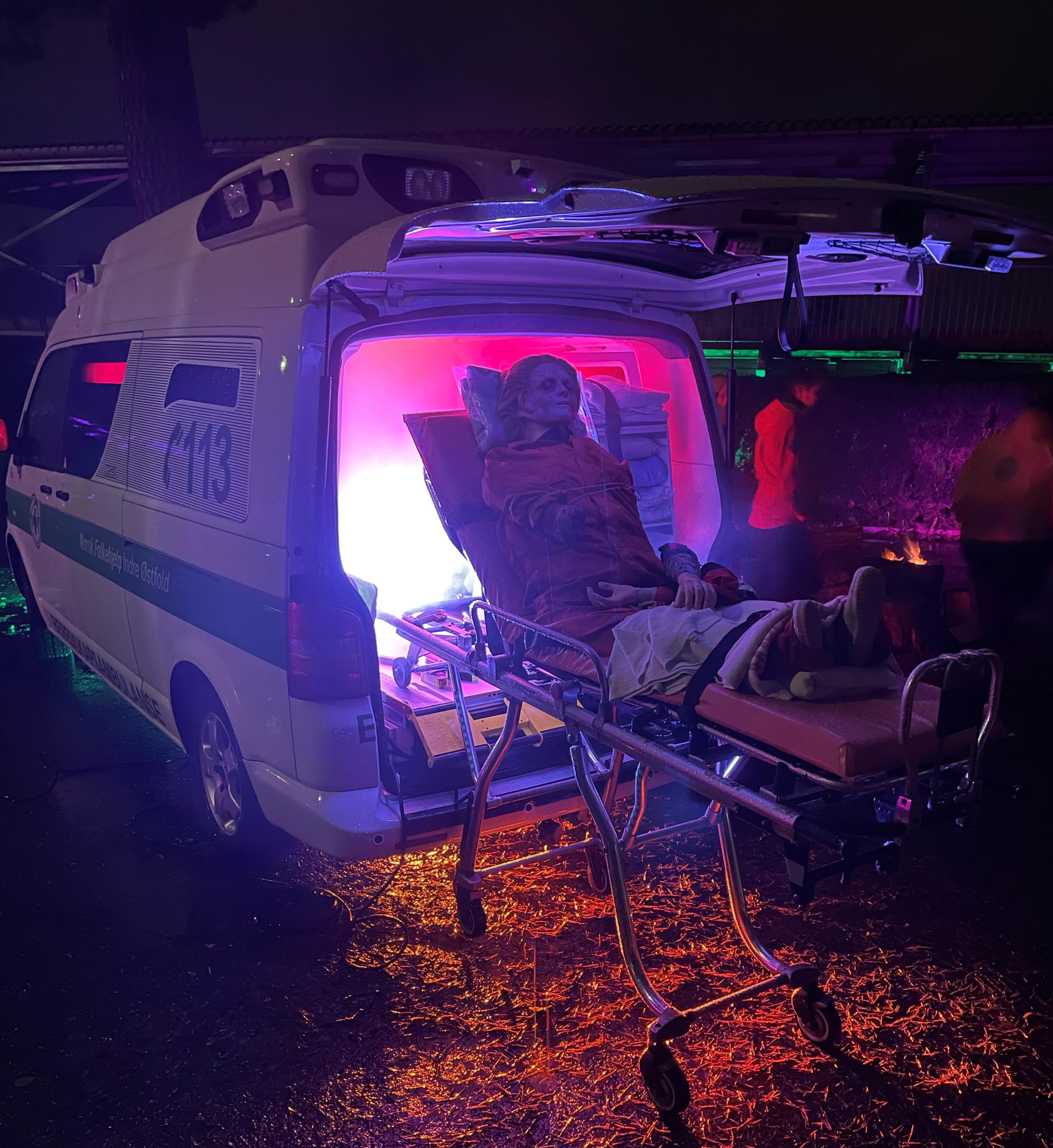 En dukke pΓ₯ bΓ₯re foran en ambulanse.βββββο»Ώβο»Ώββββββο»Ώο»Ώβο»Ώβββββββββο»Ώββββββο»Ώββββββο»Ώβββββββο»Ώβο»Ώββββββο»Ώββββββο»Ώβββο»Ώββββο»Ώβββββββο»Ώο»Ώββββββο»Ώββββββββββο»Ώβββββββββββββββο»Ώβββββββββββο»Ώβββο»Ώβββο»Ώβββο»Ώββββο»Ώο»Ώββο»Ώο»Ώββο»Ώβββο»Ώο»Ώβββο»Ώββββββο»Ώβββββββο»Ώο»Ώβο»Ώβο»Ώβο»Ώβββο»Ώβββο»Ώβο»Ώβο»Ώβο»Ώβο»Ώβο»Ώβο»Ώβο»Ώββο»Ώο»Ώββββββο»Ώββο»Ώββββββββο»Ώββο»Ώββββο»Ώο»Ώβββββββββββββο»Ώββββο»Ώο»Ώββο»Ώβββο»Ώο»Ώβββββββββο»Ώο»Ώββο»Ώβββο»Ώβββββββο»Ώβο»Ώββββββο»Ώββο»Ώβββββββο»Ώββββββββο»Ώο»Ώββο»Ώββο»Ώβο»Ώβββββββββο»Ώο»Ώββββββββββο»Ώβο»Ώβο»Ώβββο»Ώβββο»Ώβββββββο»Ώββββο»Ώββο»Ώβββο»Ώβββββββο»Ώββββο»Ώββο»Ώβββββββο»Ώβββο»Ώββββο»Ώββο»Ώβββββββο»Ώβββο»Ώββββο»Ώββο»Ώβο»Ώβββββββββο»Ώβο»Ώβββββββββο»Ώβο»Ώβο»Ώβββο»Ώβββββο»Ώβο»Ώβββο»Ώβββο»Ώβο»Ώβο»Ώβββο»Ώβββο»Ώβββββββο»Ώο»Ώββο»Ώββββο»Ώο»Ώβο»Ώβο»Ώβο»Ώβββο»Ώβο»Ώβο»Ώβββββββο»Ώβββββββο»Ώο»Ώβββββββο»Ώο»Ώβββββο»Ώβββββββο»Ώββββββββο»Ώο»Ώβββο»Ώβββββο»Ώβββββββο»Ώβο»Ώβββββββββο»Ώβο»Ώβββββββββο»Ώβββο»Ώβββββββββο»Ώβο»Ώβο»Ώβο»Ώβββο»Ώβββο»Ώβββο»Ώβββββββο»Ώβββο»Ώβββο»Ώβο»Ώβββββββββο»Ώβββο»Ώβββββββο»Ώββββββββο»Ώβββββββο»Ώββο»Ώβββο»Ώο»Ώο»Ώβββββββββο»Ώβο»Ώβββββββββο»Ώββββο»Ώββο»Ώο»Ώββββββο»Ώβββο»Ώβββο»Ώβββββββο»Ώβο»Ώβββββββββο»Ώβββββββββββο»Ώββββββββο»Ώβββο»Ώο»Ώβββο»Ώββββββο»Ώβββββββο»Ώο»Ώβο»Ώβο»Ώβο»Ώβββββββο»Ώβο»Ώβββββο»Ώβο»Ώβο»Ώβο»Ώβο»Ώβο»Ώβο»Ώβο»Ώβββββββββββββο»Ώο»Ώββββββββββο»Ώβο»Ώβο»Ώβββο»Ώβββο»Ώβββββββο»Ώββββο»Ώββο»Ώβββο»Ώβββββββο»Ώββββο»Ώββο»Ώβββββββο»Ώβββο»Ώββββο»Ώββο»Ώβββββββο»Ώβββο»Ώββββο»Ώββο»Ώβο»Ώβββββββββο»Ώβο»Ώβββββββββο»Ώβο»Ώβο»Ώβββο»Ώβββββο»Ώβο»Ώβββο»Ώβββββββο»Ώβββο»Ώβββο»Ώβββββββο»Ώο»Ώββο»Ώββββο»Ώο»Ώβο»Ώβο»Ώβο»Ώβββββββο»Ώβββββββο»Ώβββββββο»Ώο»Ώβββββββο»Ώο»Ώβββββο»Ώβββββββο»Ώββββββββο»Ώο»Ώβββο»Ώβββββο»Ώβββββββο»Ώβο»Ώβββββββββο»Ώβο»Ώβββββββββο»Ώβββο»Ώβββββββββο»Ώβο»Ώβο»Ώβο»Ώβββο»Ώβββο»Ώβββο»Ώβββββββο»Ώβββο»Ώβββο»Ώβο»Ώβββββββββο»Ώβββο»Ώβββββββο»Ώββββββββο»Ώβββββββο»Ώββο»Ώβββββββο»Ώβββββββο»Ώβββο»Ώβο»Ώβο»Ώβββββββββο»Ώβο»Ώβββββββο»Ώβββββββο»Ώο»Ώββο»Ώβββο»Ώββββββββο»Ώββββββο»Ώβο»Ώβββββββββββββββββο»Ώο»Ώβ