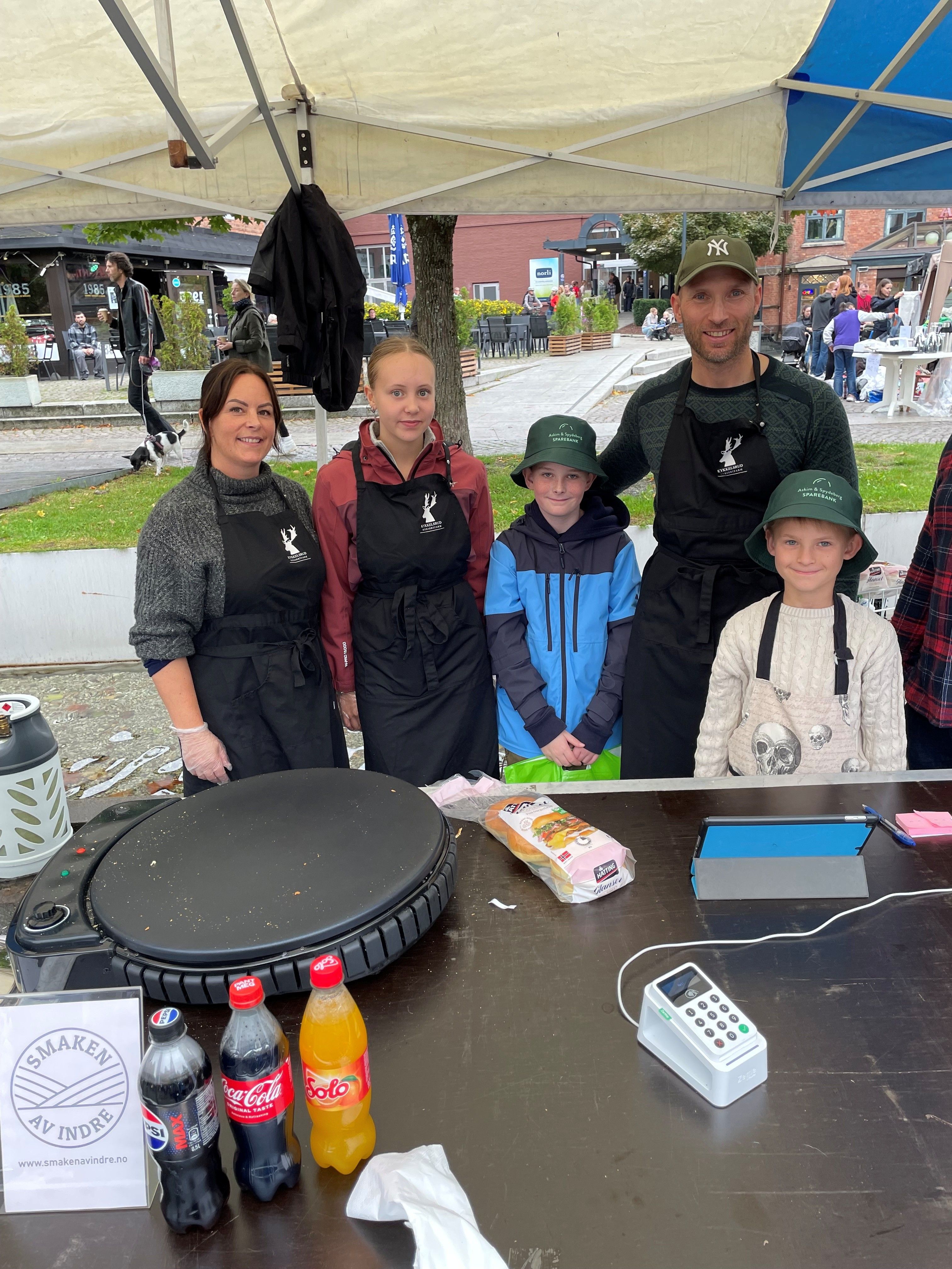 Mennesker som selger mat på stand​​​​‌﻿‍﻿​‍​‍‌‍﻿﻿‌﻿​‍‌‍‍‌‌‍‌﻿‌‍‍‌‌‍﻿‍​‍​‍​﻿‍‍​‍​‍‌﻿​﻿‌‍​‌‌‍﻿‍‌‍‍‌‌﻿‌​‌﻿‍‌​‍﻿‍‌‍‍‌‌‍﻿﻿​‍​‍​‍﻿​​‍​‍‌‍‍​‌﻿​‍‌‍‌‌‌‍‌‍​‍​‍​﻿‍‍​‍​‍‌‍‍​‌﻿‌​‌﻿‌​‌﻿​​​﻿‍‍​‍﻿﻿​‍﻿﻿‌‍﻿​‌‍﻿﻿‌‍​﻿‌‍​‌‌‍﻿​‌‍‍​‌‍﻿﻿‌﻿​﻿‌﻿‌​​﻿‍‍​﻿​﻿​﻿​﻿​﻿​﻿​﻿​﻿​‍﻿﻿‌‍‍‌‌‍﻿‍‌﻿‌​‌‍‌‌‌‍﻿‍‌﻿‌​​‍﻿﻿‌‍‌‌‌‍‌​‌‍‍‌‌﻿‌​​‍﻿﻿‌‍﻿‌‌‍﻿﻿‌‍‌​‌‍‌‌​﻿﻿‌‌﻿​​‌﻿​‍‌‍‌‌‌﻿​﻿‌‍‌‌‌‍﻿‍‌﻿‌​‌‍​‌‌﻿‌​‌‍‍‌‌‍﻿﻿‌‍﻿‍​﻿‍﻿‌‍‍‌‌‍‌​​﻿﻿‌​﻿‌﻿​﻿‌‍‌‍‌‍‌‍​‌‌‍‌‍‌‍‌​​﻿​‍​﻿‌﻿​‍﻿‌​﻿‌‍‌‍​‌​﻿‍​​﻿​​​‍﻿‌​﻿‌​‌‍‌‍​﻿​﻿​﻿​﻿​‍﻿‌​﻿‍​‌‍‌‌​﻿​‌‌‍​‍​‍﻿‌‌‍​‍‌‍​﻿‌‍‌‍​﻿‌‍​﻿​‌​﻿​‍‌‍​‍​﻿‌‍​﻿‌‌‌‍‌‌‌‍​‌‌‍‌‍​﻿‍﻿‌﻿‌​‌﻿‍‌‌﻿​​‌‍‌‌​﻿﻿‌‌﻿​​‌‍﻿﻿‌﻿​﻿‌﻿‌​​﻿‍﻿‌﻿​​‌‍​‌‌﻿‌​‌‍‍​​﻿﻿‌‌‍​‍‌‍﻿﻿‌‍‌​‌﻿‍‌​‍‌‌​﻿‌‌‌​​‍‌‌﻿﻿‌‍‍﻿‌‍‌‌‌﻿‍‌​‍‌‌​﻿​﻿‌​‌​​‍‌‌​﻿​﻿‌​‌​​‍‌‌​﻿​‍​﻿​‍​﻿‌﻿​﻿​‍​﻿‍​​﻿​​​﻿‌‌‌‍​‍​﻿​‍‌‍‌‌​﻿‌​‌‍​‌​﻿​​‌‍​‌​‍‌‌​﻿​‍​﻿​‍​‍‌‌​﻿‌‌‌​‌​​‍﻿‍‌‍​‌‌‍﻿​‌﻿‌​​﻿﻿﻿‌‍​‍‌‍​‌‌﻿​﻿‌‍‌‌‌‌‌‌‌﻿​‍‌‍﻿​​﻿﻿‌‌‍‍​‌﻿‌​‌﻿‌​‌﻿​​​‍‌‌​﻿​﻿‌​​‌​‍‌‌​﻿​‍‌​‌‍​‍‌‌​﻿​‍‌​‌‍‌‍﻿​‌‍﻿﻿‌‍​﻿‌‍​‌‌‍﻿​‌‍‍​‌‍﻿﻿‌﻿​﻿‌﻿‌​​‍‌‌​﻿​﻿‌​​‌​﻿​﻿​﻿​﻿​﻿​﻿​﻿​﻿​‍‌‍‌‍‍‌‌‍‌​​﻿﻿‌​﻿‌﻿​﻿‌‍‌‍‌‍‌‍​‌‌‍‌‍‌‍‌​​﻿​‍​﻿‌﻿​‍﻿‌​﻿‌‍‌‍​‌​﻿‍​​﻿​​​‍﻿‌​﻿‌​‌‍‌‍​﻿​﻿​﻿​﻿​‍﻿‌​﻿‍​‌‍‌‌​﻿​‌‌‍​‍​‍﻿‌‌‍​‍‌‍​﻿‌‍‌‍​﻿‌‍​﻿​‌​﻿​‍‌‍​‍​﻿‌‍​﻿‌‌‌‍‌‌‌‍​‌‌‍‌‍​‍‌‍‌﻿‌​‌﻿‍‌‌﻿​​‌‍‌‌​﻿﻿‌‌﻿​​‌‍﻿﻿‌﻿​﻿‌﻿‌​​‍‌‍‌﻿​​‌‍​‌‌﻿‌​‌‍‍​​﻿﻿‌‌‍​‍‌‍﻿﻿‌‍‌​‌﻿‍‌​‍‌‌​﻿‌‌‌​​‍‌‌﻿﻿‌‍‍﻿‌‍‌‌‌﻿‍‌​‍‌‌​﻿​﻿‌​‌​​‍‌‌​﻿​﻿‌​‌​​‍‌‌​﻿​‍​﻿​‍​﻿‌﻿​﻿​‍​﻿‍​​﻿​​​﻿‌‌‌‍​‍​﻿​‍‌‍‌‌​﻿‌​‌‍​‌​﻿​​‌‍​‌​‍‌‌​﻿​‍​﻿​‍​‍‌‌​﻿‌‌‌​‌​​‍﻿‍‌‍​‌‌‍﻿​‌﻿‌​​‍‌‍‌﻿​​‌‍‌‌‌﻿​‍‌﻿​﻿‌﻿​​‌‍‌‌‌‍​﻿‌﻿‌​‌‍‍‌‌﻿‌‍‌‍‌‌​﻿﻿‌‌﻿​​‌﻿‌‌‌‍​‍‌‍﻿​‌‍‍‌‌﻿​﻿‌‍‍​‌‍‌‌‌‍‌​​‍​‍‌﻿﻿‌