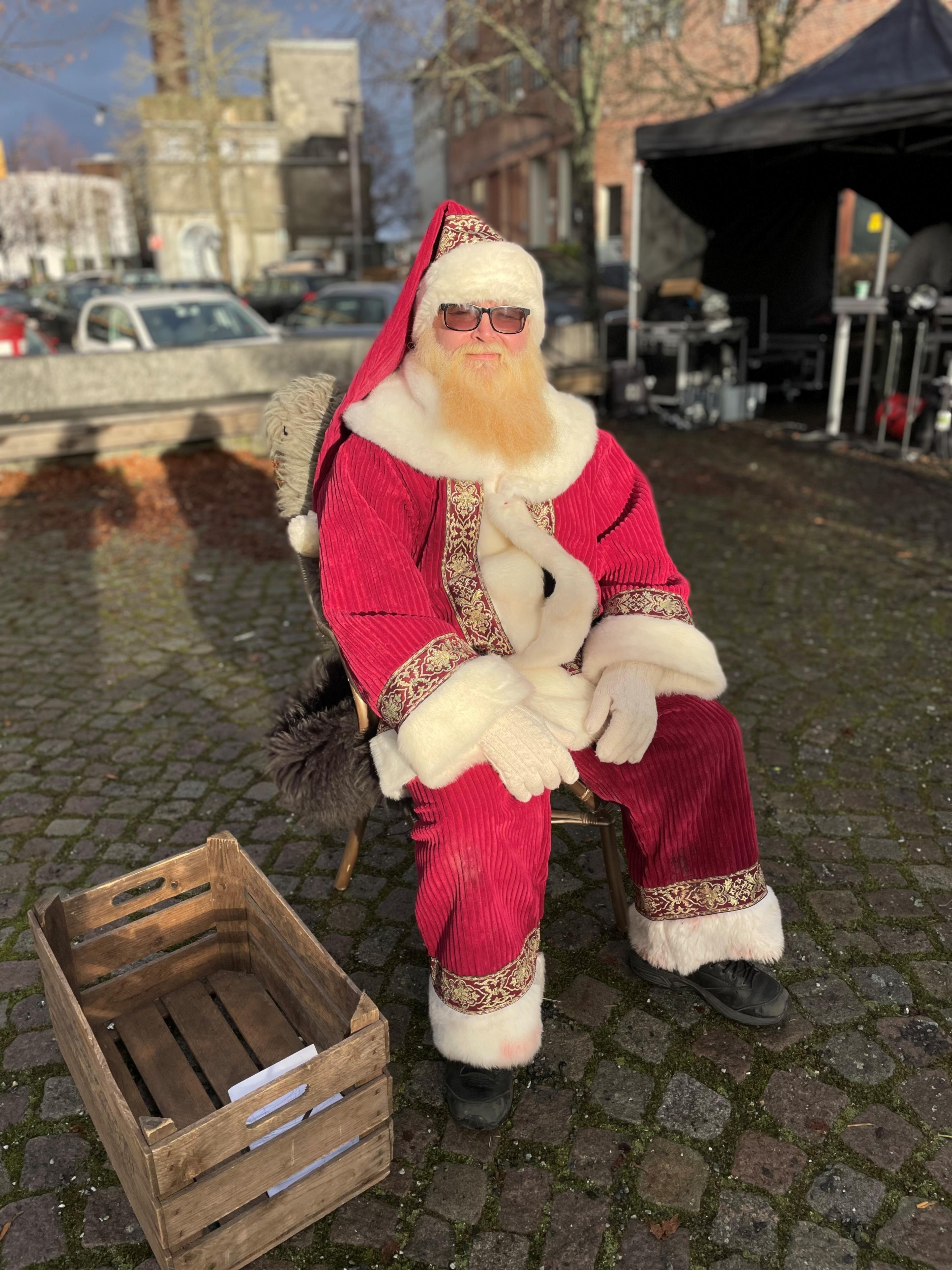 Mann med nissedrakt​​​​‌﻿‍﻿​‍​‍‌‍﻿﻿‌﻿​‍‌‍‍‌‌‍‌﻿‌‍‍‌‌‍﻿‍​‍​‍​﻿‍‍​‍​‍‌﻿​﻿‌‍​‌‌‍﻿‍‌‍‍‌‌﻿‌​‌﻿‍‌​‍﻿‍‌‍‍‌‌‍﻿﻿​‍​‍​‍﻿​​‍​‍‌‍‍​‌﻿​‍‌‍‌‌‌‍‌‍​‍​‍​﻿‍‍​‍​‍‌‍‍​‌﻿‌​‌﻿‌​‌﻿​​​﻿‍‍​‍﻿﻿​‍﻿﻿‌‍﻿​‌‍﻿﻿‌‍​﻿‌‍​‌‌‍﻿​‌‍‍​‌‍﻿﻿‌﻿​﻿‌﻿‌​​﻿‍‍​﻿​﻿​﻿​﻿​﻿​﻿​﻿​﻿​‍﻿﻿‌‍‍‌‌‍﻿‍‌﻿‌​‌‍‌‌‌‍﻿‍‌﻿‌​​‍﻿﻿‌‍‌‌‌‍‌​‌‍‍‌‌﻿‌​​‍﻿﻿‌‍﻿‌‌‍﻿﻿‌‍‌​‌‍‌‌​﻿﻿‌‌﻿​​‌﻿​‍‌‍‌‌‌﻿​﻿‌‍‌‌‌‍﻿‍‌﻿‌​‌‍​‌‌﻿‌​‌‍‍‌‌‍﻿﻿‌‍﻿‍​﻿‍﻿‌‍‍‌‌‍‌​​﻿﻿‌​﻿‌​​﻿‍‌​﻿​﻿​﻿‌﻿‌‍‌‌‌‍‌​​﻿​‌​﻿‍‌​‍﻿‌‌‍​‌​﻿​‌​﻿‍​​﻿​‌​‍﻿‌​﻿‌​​﻿‌‌​﻿‌﻿‌‍‌‌​‍﻿‌‌‍​‌‌‍​﻿​﻿‌﻿‌‍​‌​‍﻿‌​﻿‌‌​﻿‌‍‌‍‌‍‌‍‌‌​﻿‌‌​﻿‍​​﻿‌​‌‍‌‍​﻿​‍‌‍‌‍​﻿‍‌​﻿​​​﻿‍﻿‌﻿‌​‌﻿‍‌‌﻿​​‌‍‌‌​﻿﻿‌‌﻿​​‌‍﻿﻿‌﻿​﻿‌﻿‌​​﻿‍﻿‌﻿​​‌‍​‌‌﻿‌​‌‍‍​​﻿﻿‌‌‍​‍‌‍﻿﻿‌‍‌​‌﻿‍‌​‍‌‌​﻿‌‌‌​​‍‌‌﻿﻿‌‍‍﻿‌‍‌‌‌﻿‍‌​‍‌‌​﻿​﻿‌​‌​​‍‌‌​﻿​﻿‌​‌​​‍‌‌​﻿​‍​﻿​‍​﻿‍‌‌‍​﻿​﻿​‍‌‍‌‍​﻿‍​​﻿‌​‌‍​‌​﻿​‍​﻿​‍‌‍‌‍‌‍​﻿​﻿‍‌​‍‌‌​﻿​‍​﻿​‍​‍‌‌​﻿‌‌‌​‌​​‍﻿‍‌‍​‌‌‍﻿​‌﻿‌​​﻿﻿﻿‌‍​‍‌‍​‌‌﻿​﻿‌‍‌‌‌‌‌‌‌﻿​‍‌‍﻿​​﻿﻿‌‌‍‍​‌﻿‌​‌﻿‌​‌﻿​​​‍‌‌​﻿​﻿‌​​‌​‍‌‌​﻿​‍‌​‌‍​‍‌‌​﻿​‍‌​‌‍‌‍﻿​‌‍﻿﻿‌‍​﻿‌‍​‌‌‍﻿​‌‍‍​‌‍﻿﻿‌﻿​﻿‌﻿‌​​‍‌‌​﻿​﻿‌​​‌​﻿​﻿​﻿​﻿​﻿​﻿​﻿​﻿​‍‌‍‌‍‍‌‌‍‌​​﻿﻿‌​﻿‌​​﻿‍‌​﻿​﻿​﻿‌﻿‌‍‌‌‌‍‌​​﻿​‌​﻿‍‌​‍﻿‌‌‍​‌​﻿​‌​﻿‍​​﻿​‌​‍﻿‌​﻿‌​​﻿‌‌​﻿‌﻿‌‍‌‌​‍﻿‌‌‍​‌‌‍​﻿​﻿‌﻿‌‍​‌​‍﻿‌​﻿‌‌​﻿‌‍‌‍‌‍‌‍‌‌​﻿‌‌​﻿‍​​﻿‌​‌‍‌‍​﻿​‍‌‍‌‍​﻿‍‌​﻿​​​‍‌‍‌﻿‌​‌﻿‍‌‌﻿​​‌‍‌‌​﻿﻿‌‌﻿​​‌‍﻿﻿‌﻿​﻿‌﻿‌​​‍‌‍‌﻿​​‌‍​‌‌﻿‌​‌‍‍​​﻿﻿‌‌‍​‍‌‍﻿﻿‌‍‌​‌﻿‍‌​‍‌‌​﻿‌‌‌​​‍‌‌﻿﻿‌‍‍﻿‌‍‌‌‌﻿‍‌​‍‌‌​﻿​﻿‌​‌​​‍‌‌​﻿​﻿‌​‌​​‍‌‌​﻿​‍​﻿​‍​﻿‍‌‌‍​﻿​﻿​‍‌‍‌‍​﻿‍​​﻿‌​‌‍​‌​﻿​‍​﻿​‍‌‍‌‍‌‍​﻿​﻿‍‌​‍‌‌​﻿​‍​﻿​‍​‍‌‌​﻿‌‌‌​‌​​‍﻿‍‌‍​‌‌‍﻿​‌﻿‌​​‍‌‍‌﻿​​‌‍‌‌‌﻿​‍‌﻿​﻿‌﻿​​‌‍‌‌‌‍​﻿‌﻿‌​‌‍‍‌‌﻿‌‍‌‍‌‌​﻿﻿‌‌﻿​​‌﻿‌‌‌‍​‍‌‍﻿​‌‍‍‌‌﻿​﻿‌‍‍​‌‍‌‌‌‍‌​​‍​‍‌﻿﻿‌